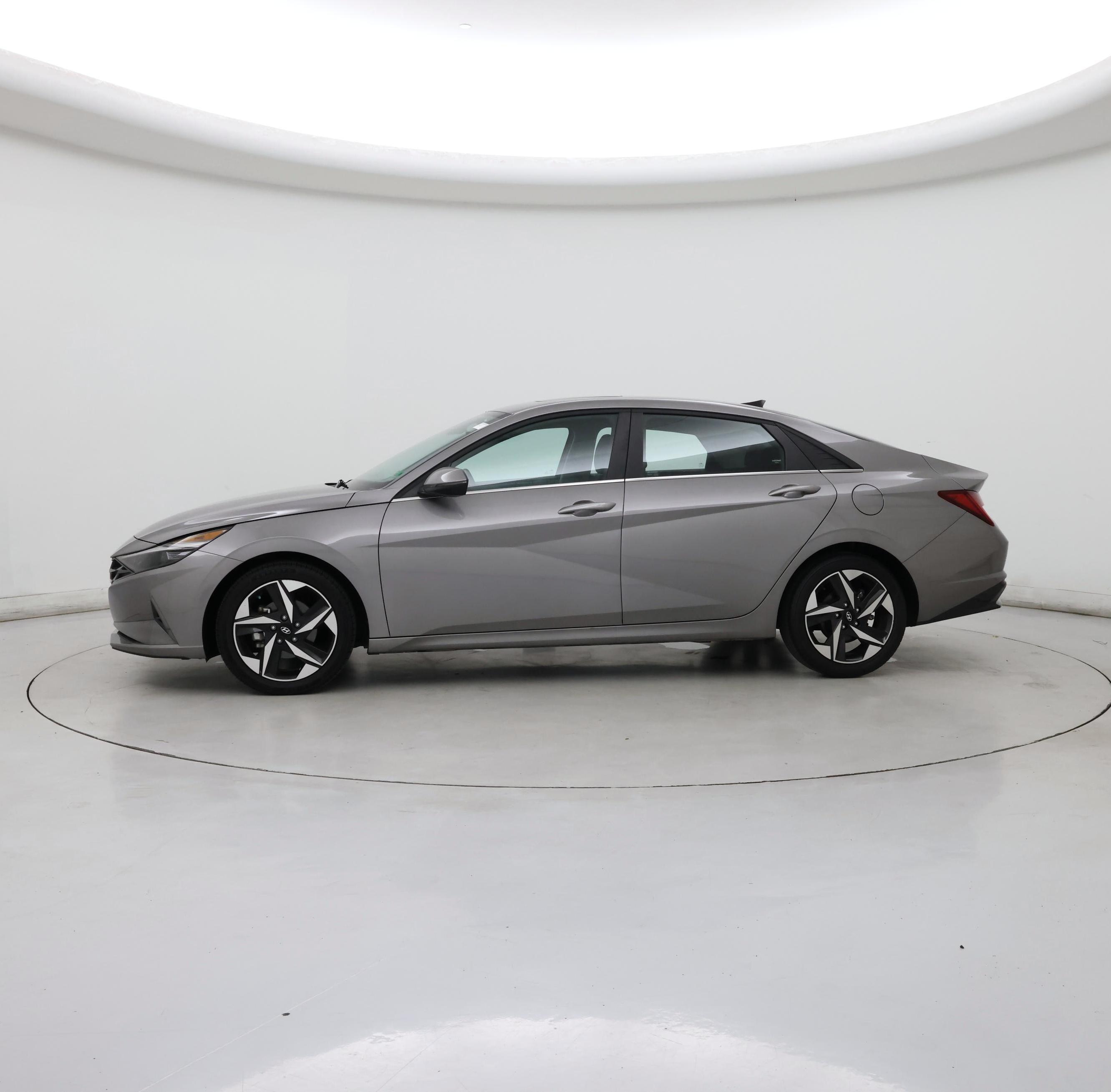Thumbnail: 2022 Hyundai Elantra - 3