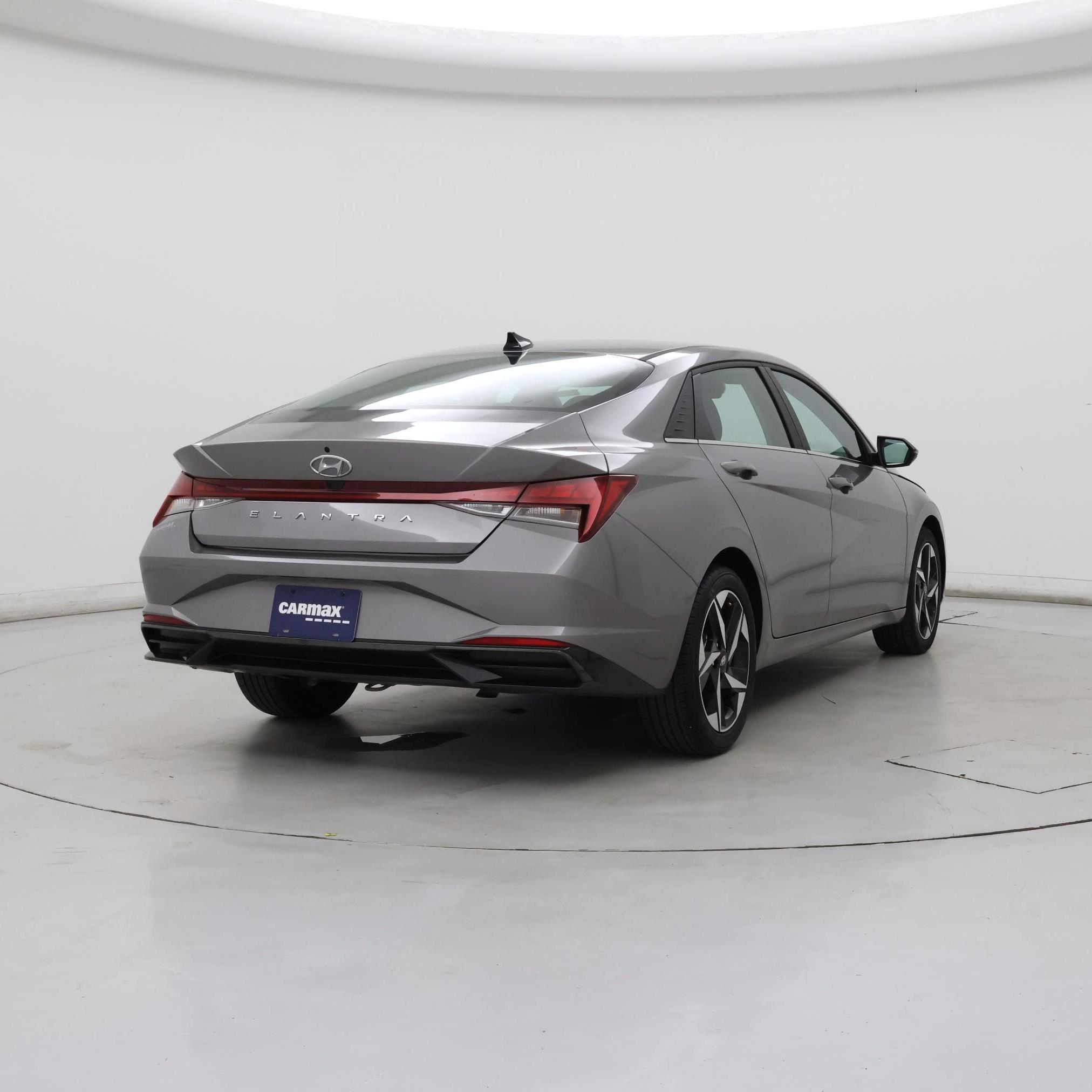 Thumbnail: 2022 Hyundai Elantra - 8