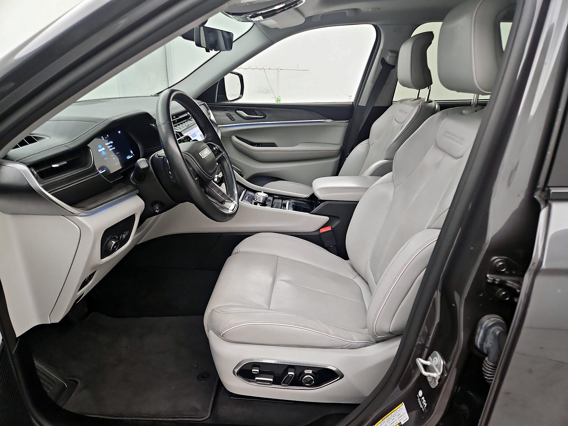 Thumbnail: 2022 Jeep Grand Cherokee L - 11