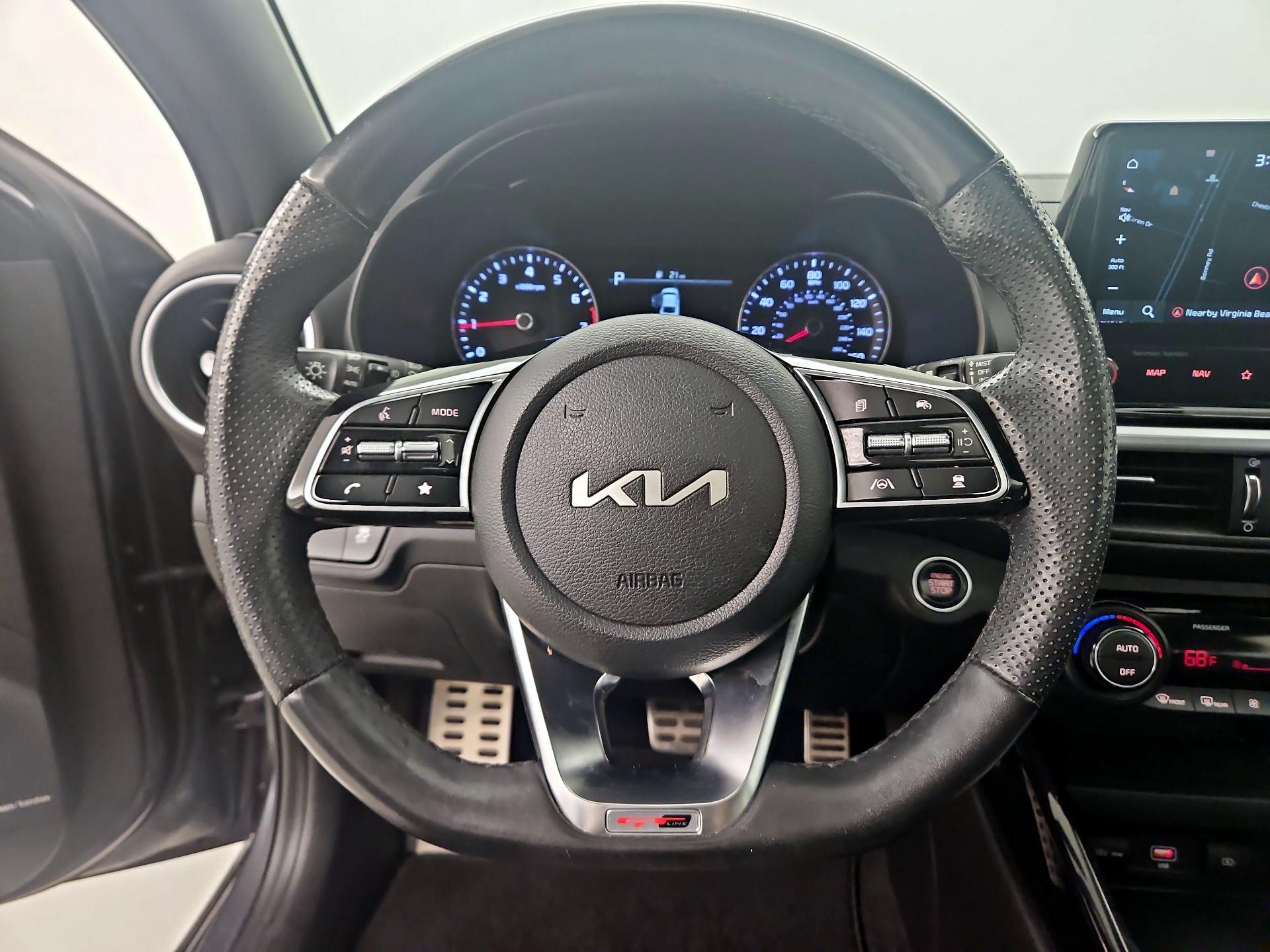 Thumbnail: 2023 Kia Forte - 10