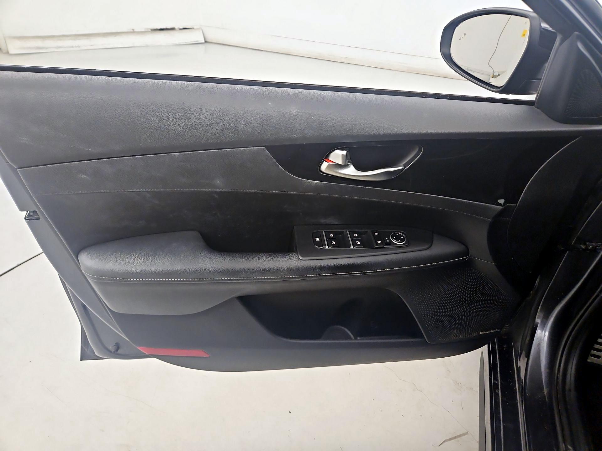 Thumbnail: 2023 Kia Forte - 12