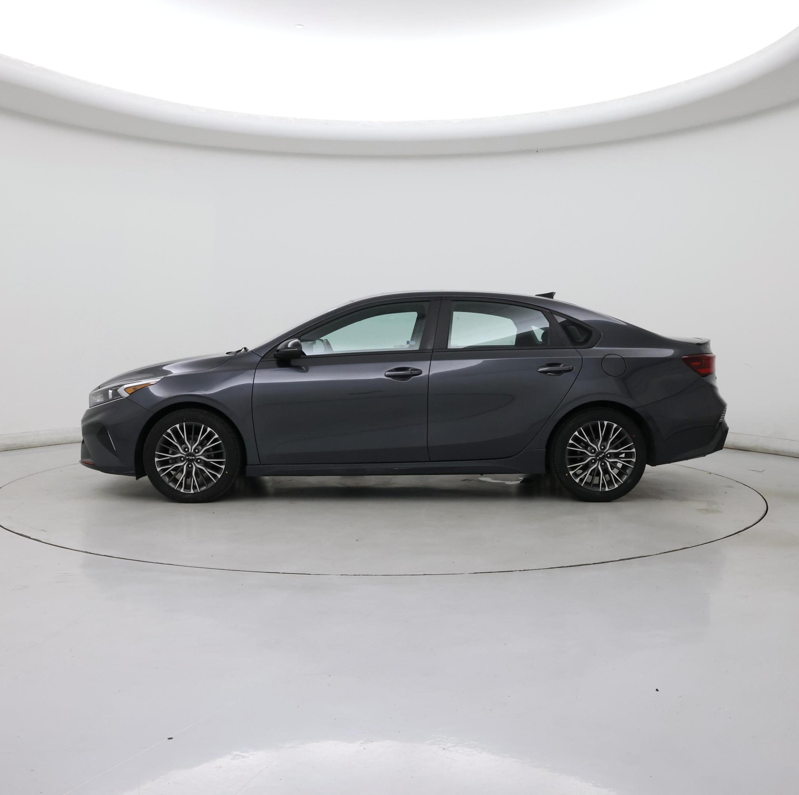 Thumbnail: 2023 Kia Forte - 3