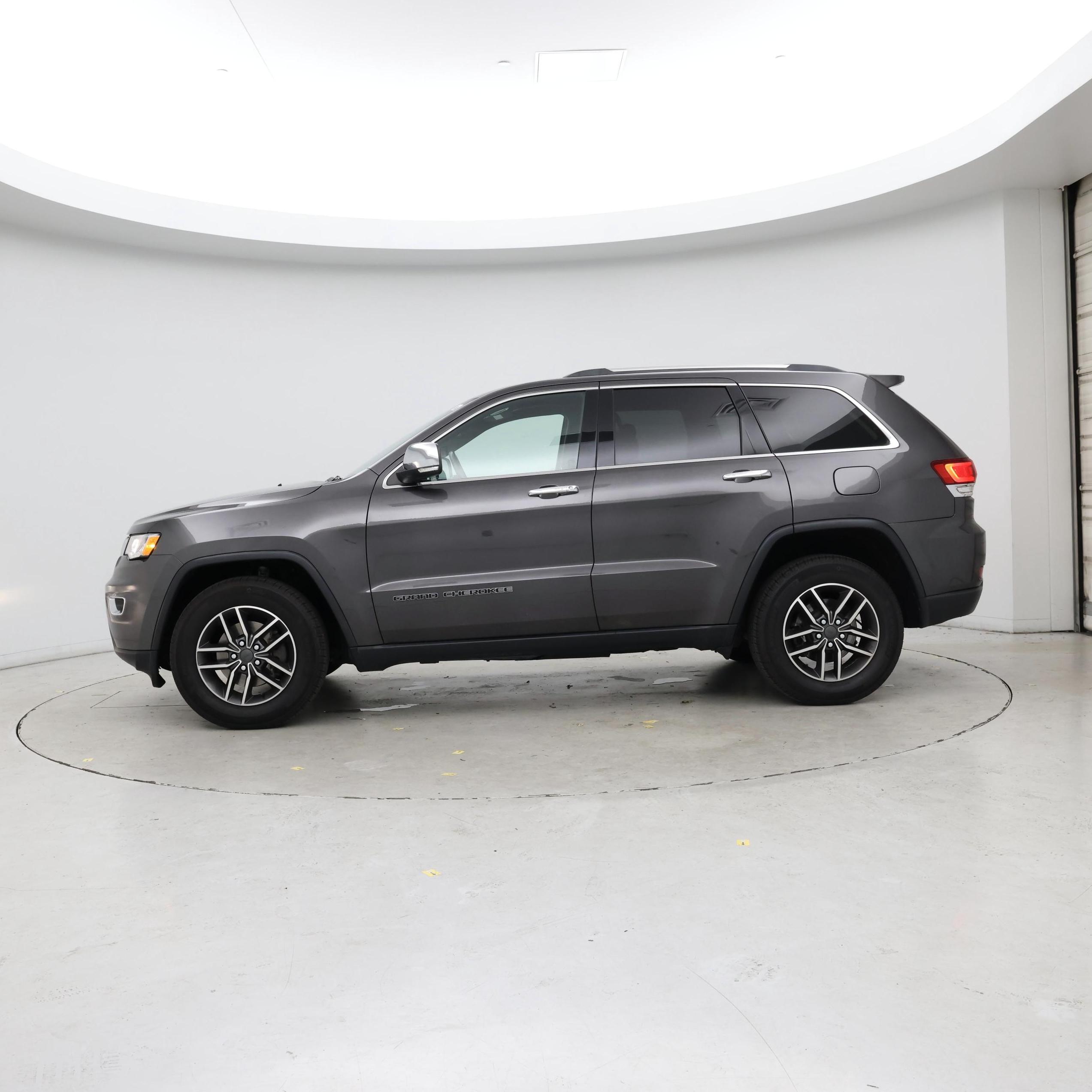 Thumbnail: 2020 Jeep Grand Cherokee - 3