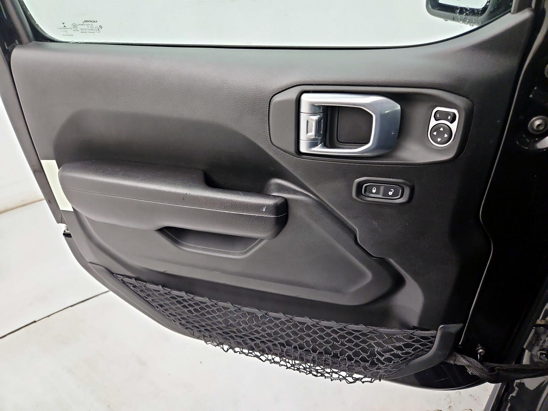 Thumbnail: 2021 Jeep Gladiator - 12