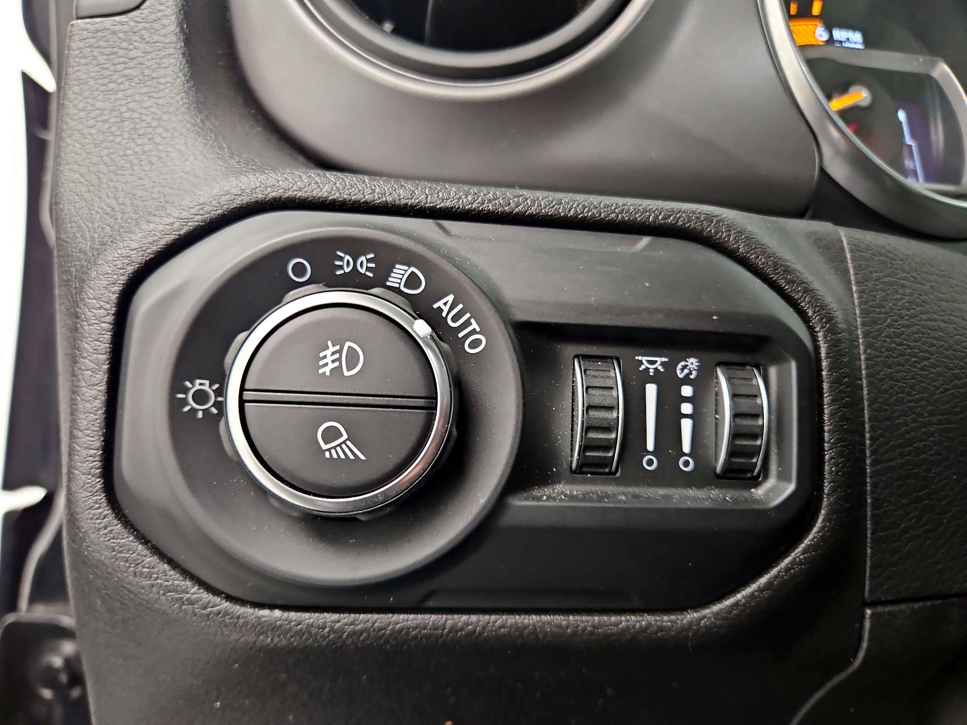 Thumbnail: 2021 Jeep Gladiator - 13