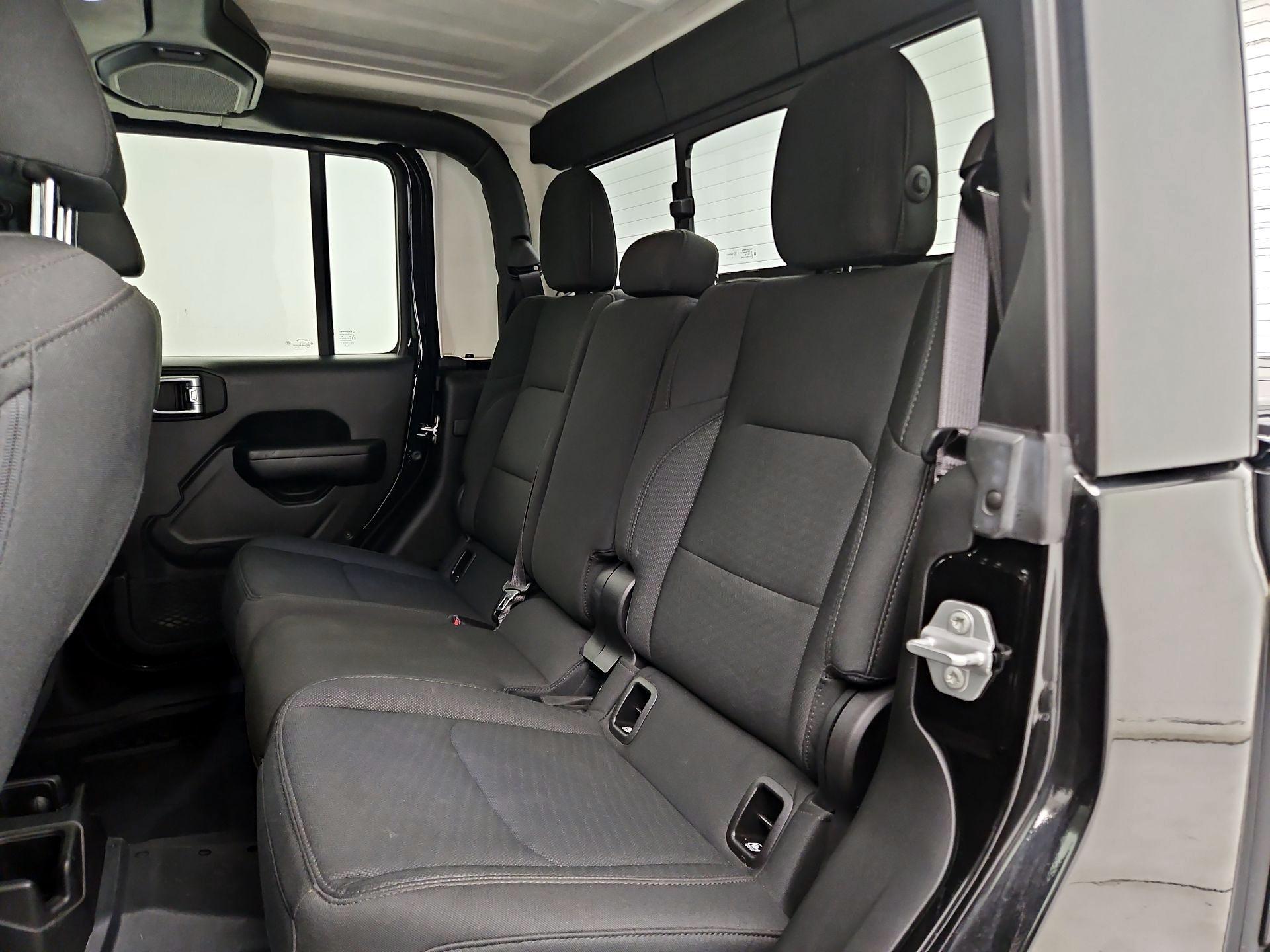 Thumbnail: 2021 Jeep Gladiator - 19