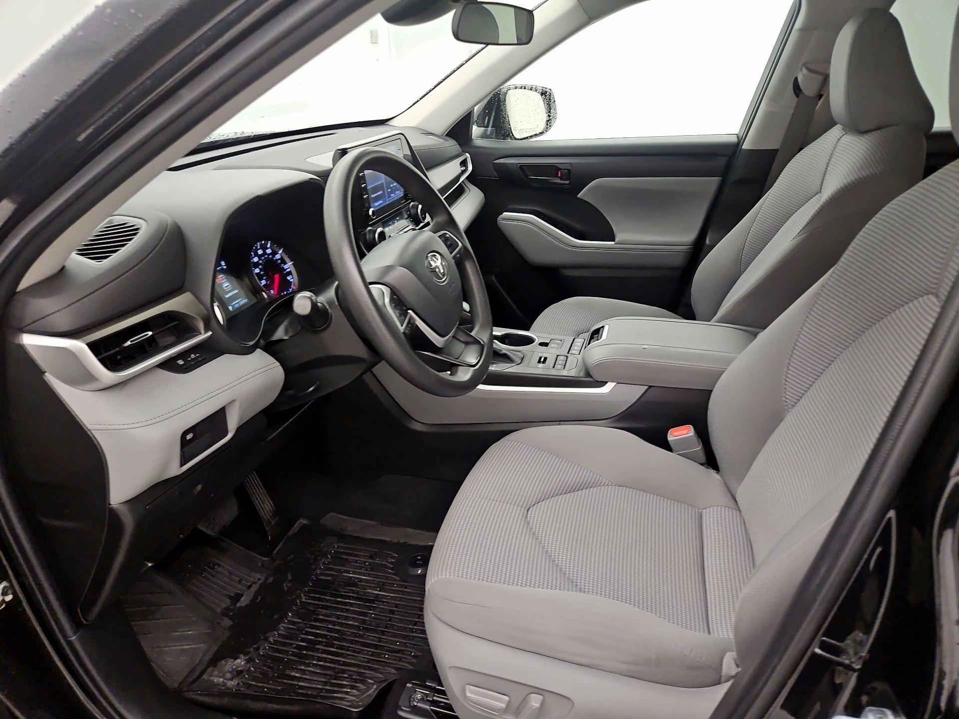 Thumbnail: 2022 Toyota Highlander - 11