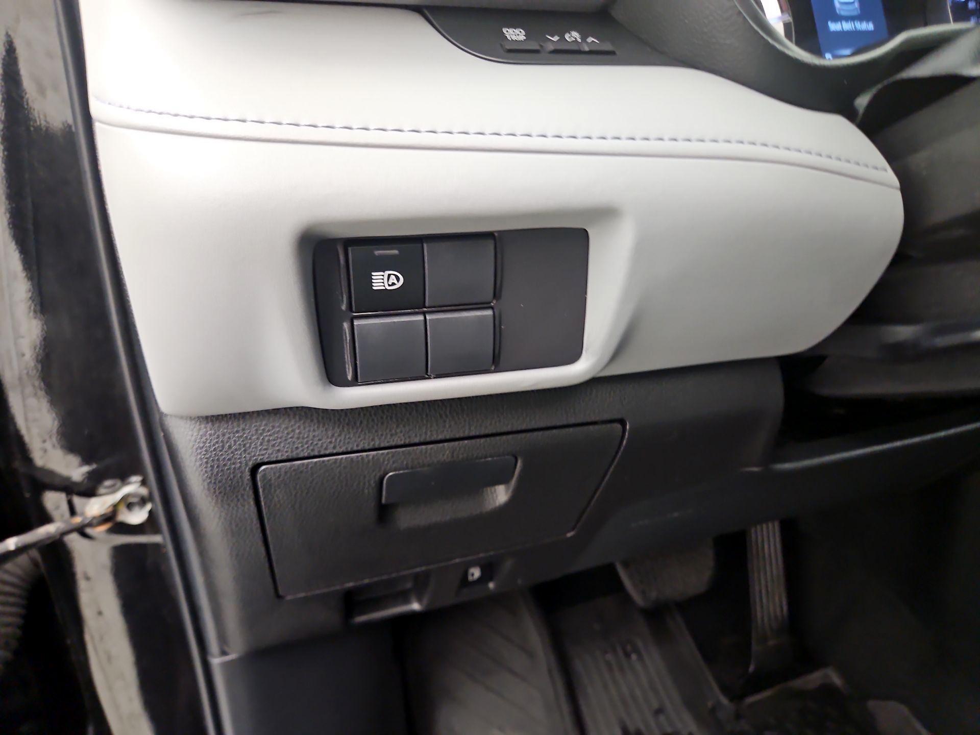 Thumbnail: 2022 Toyota Highlander - 13