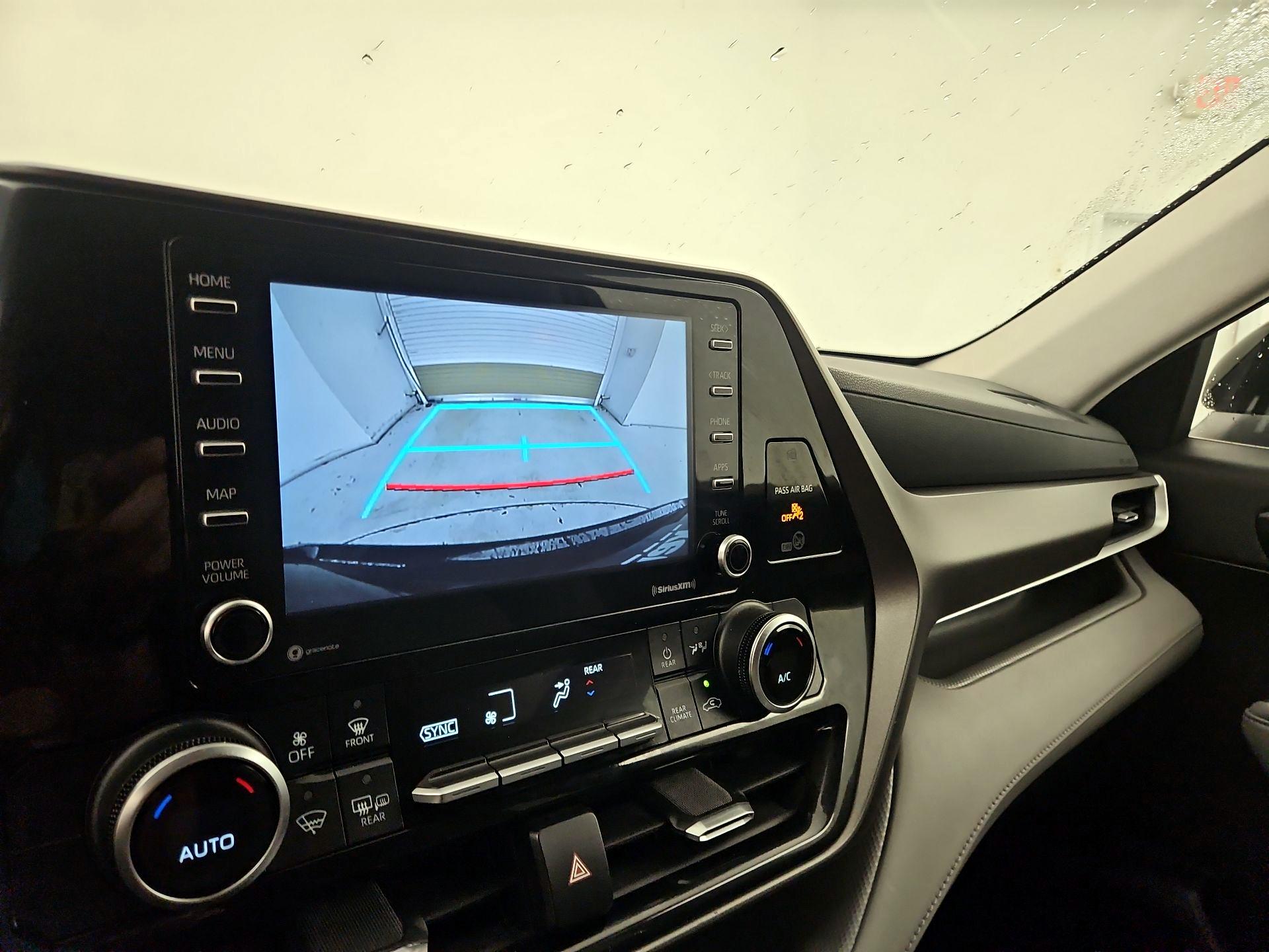 Thumbnail: 2022 Toyota Highlander - 14