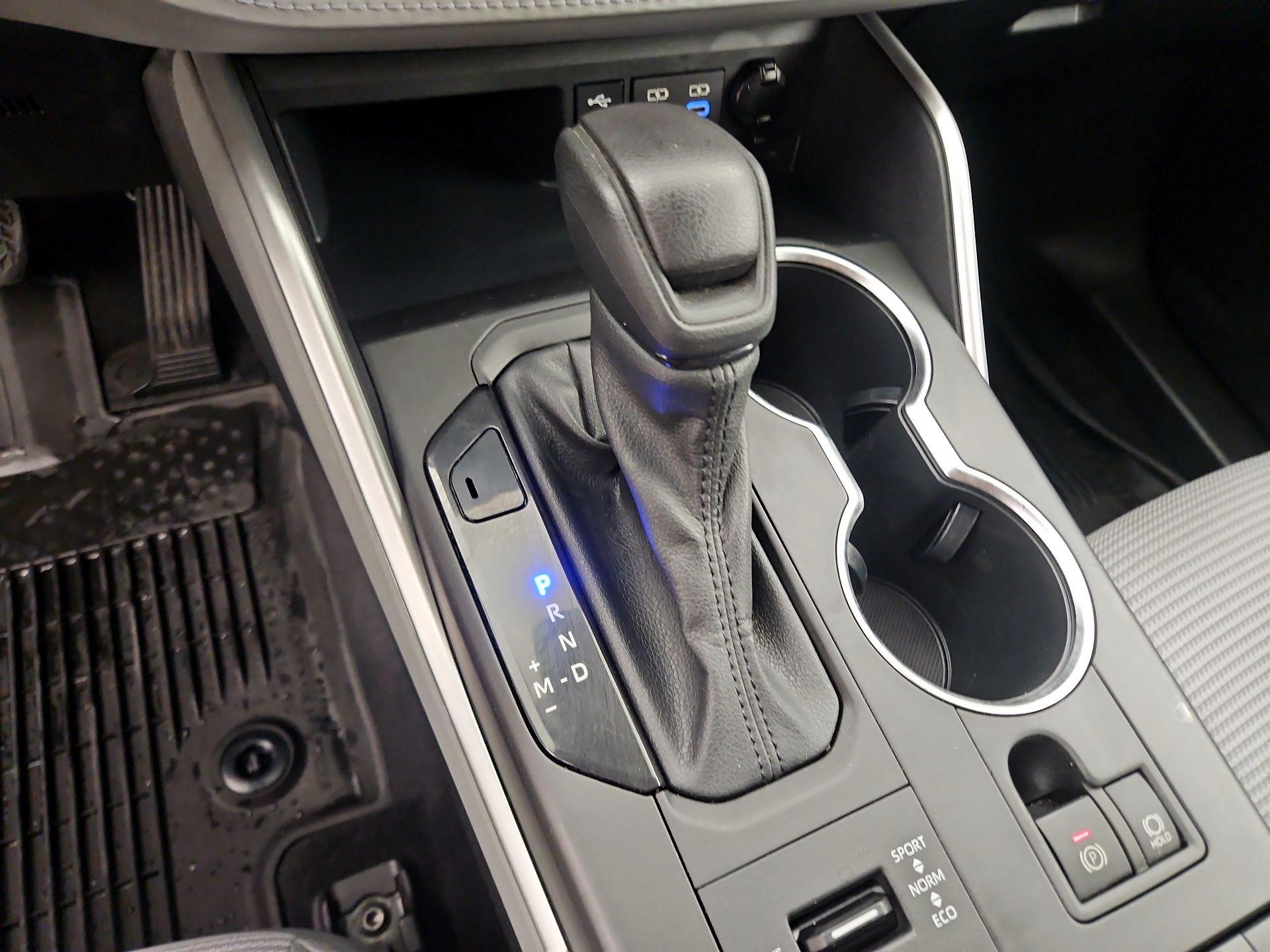 Thumbnail: 2022 Toyota Highlander - 17