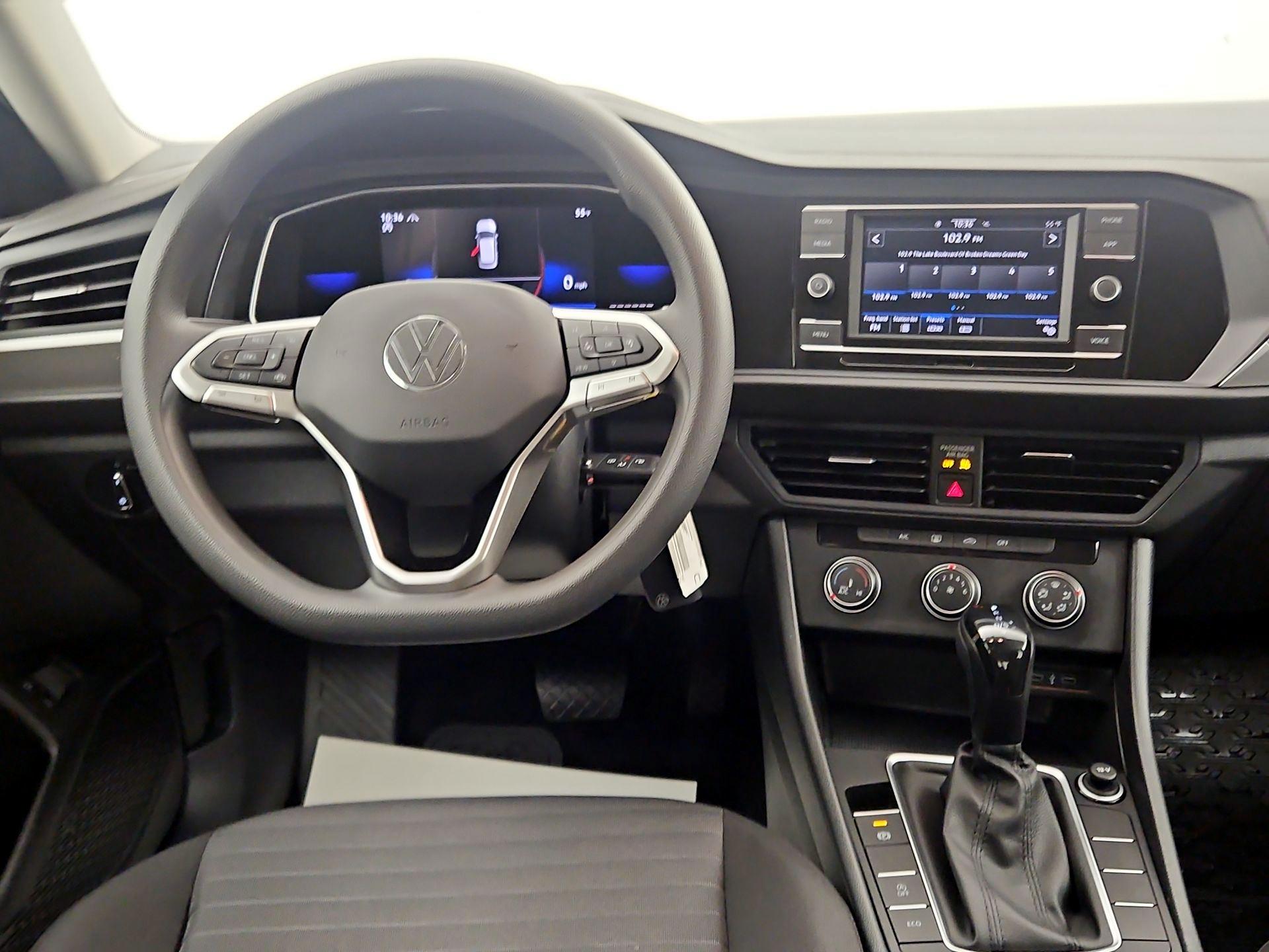 Thumbnail: 2022 Volkswagen Jetta - 10