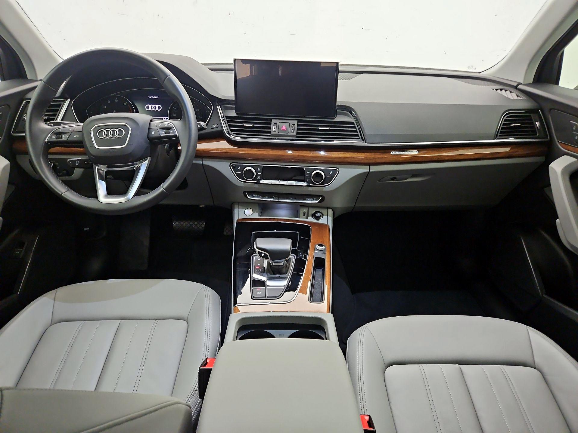 Thumbnail: 2023 Audi Q5 - 9