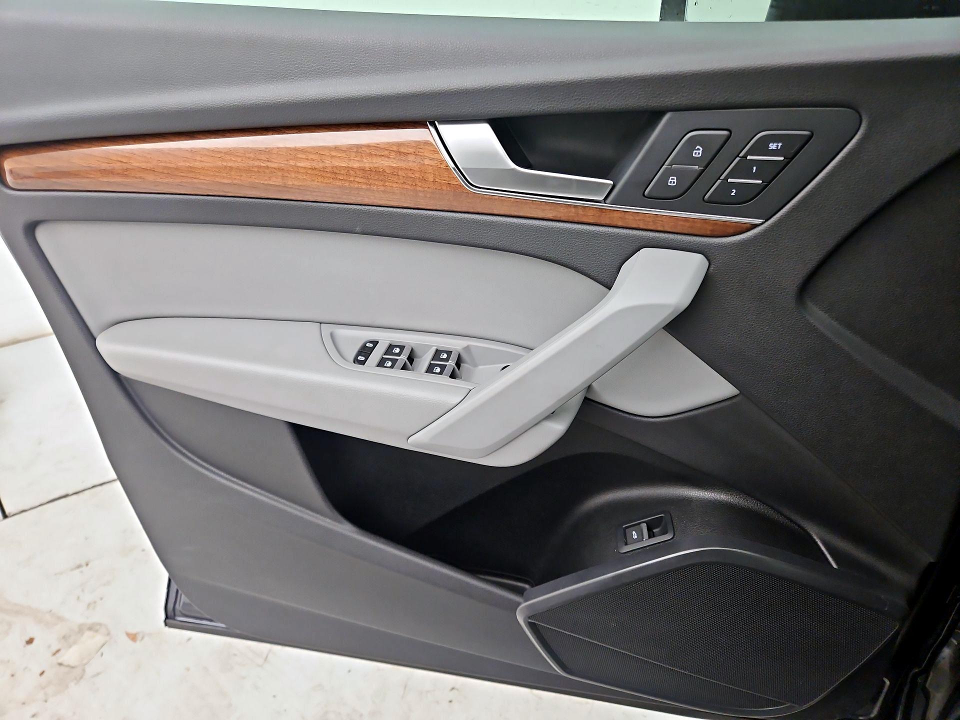 Thumbnail: 2023 Audi Q5 - 12