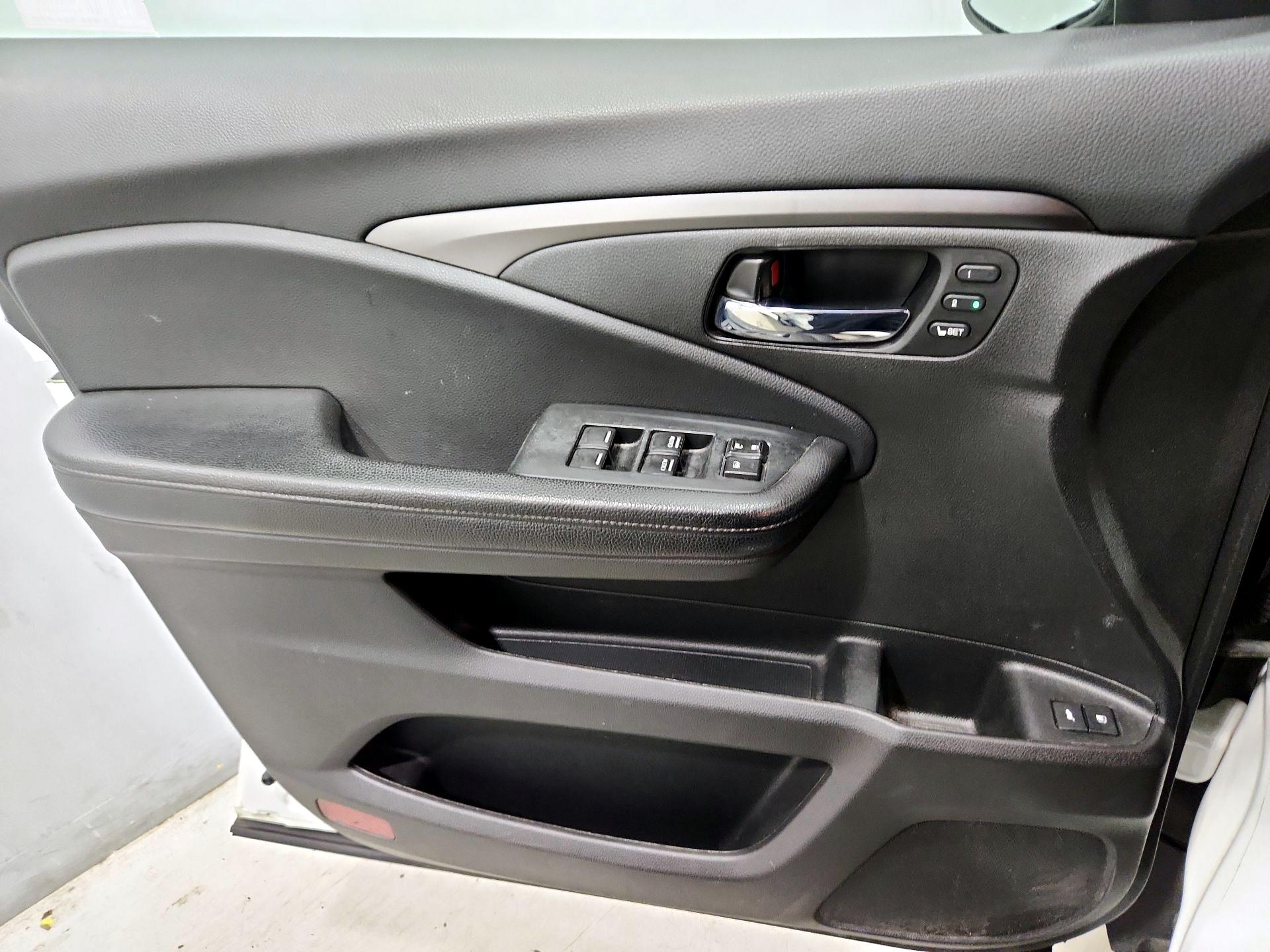 Thumbnail: 2022 Honda Pilot - 12