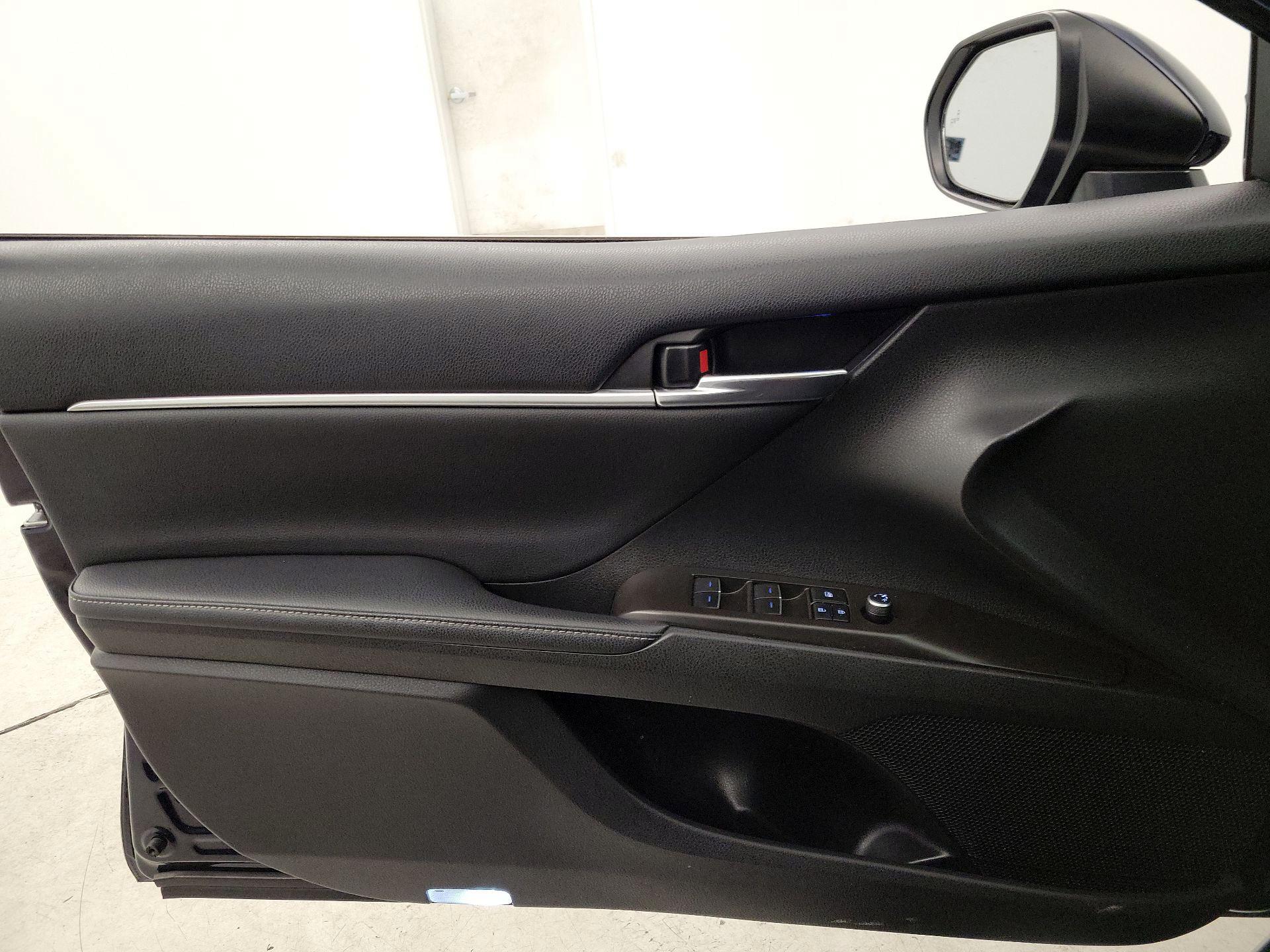 Thumbnail: 2022 Toyota Camry - 12