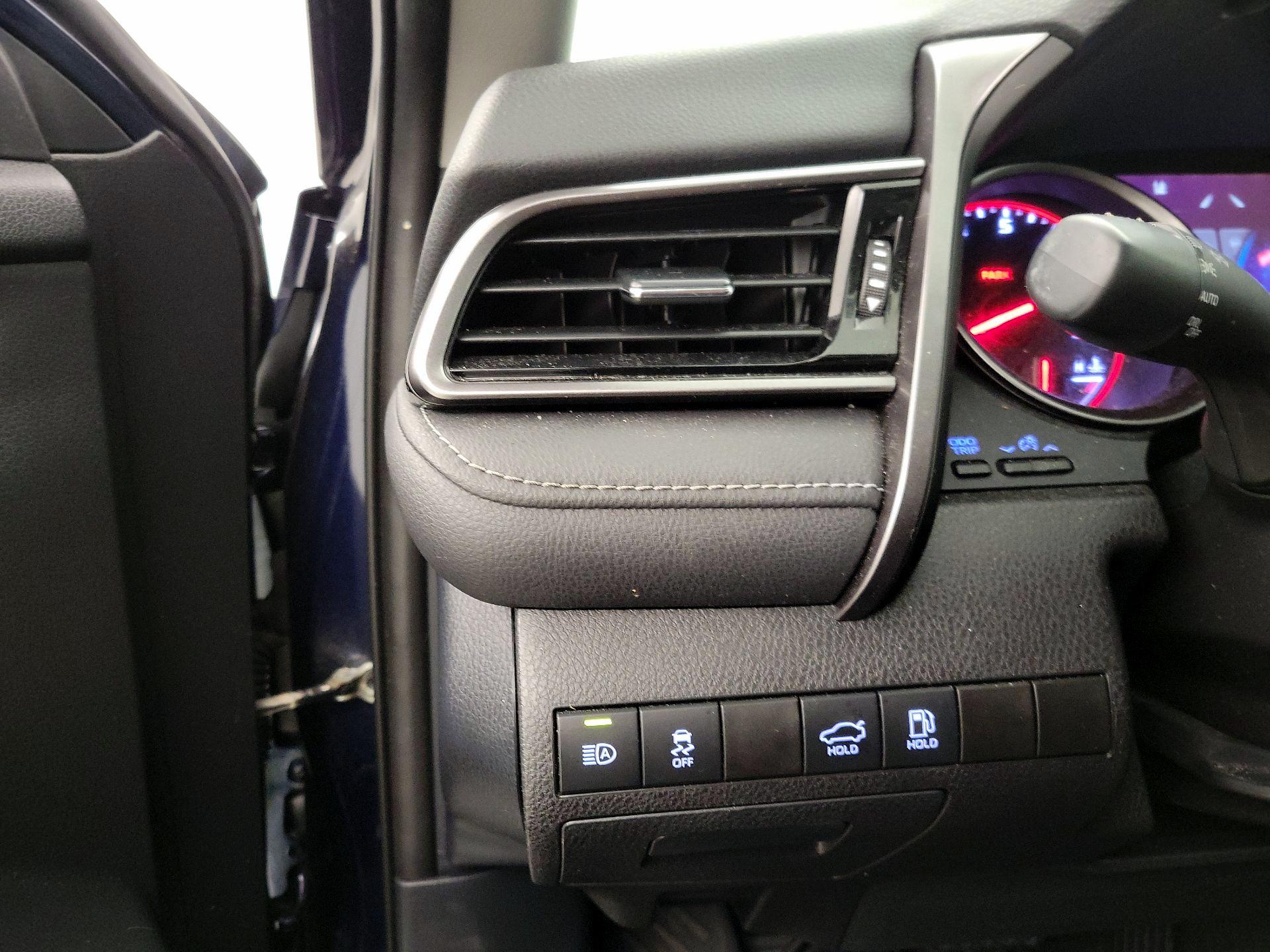 Thumbnail: 2022 Toyota Camry - 13