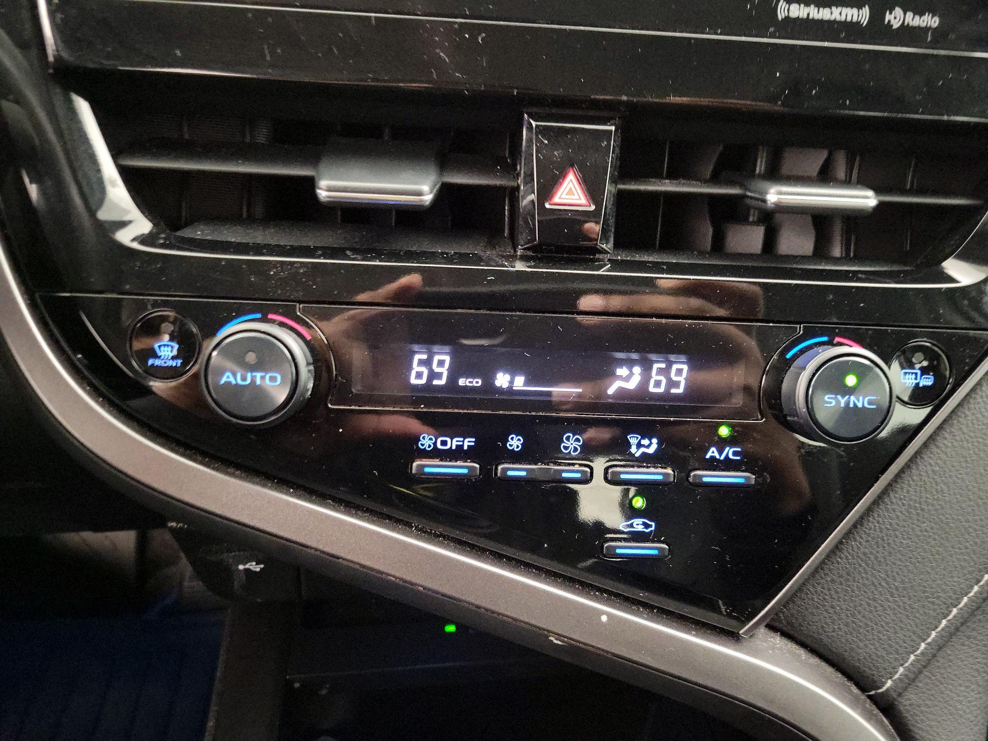 Thumbnail: 2022 Toyota Camry - 16