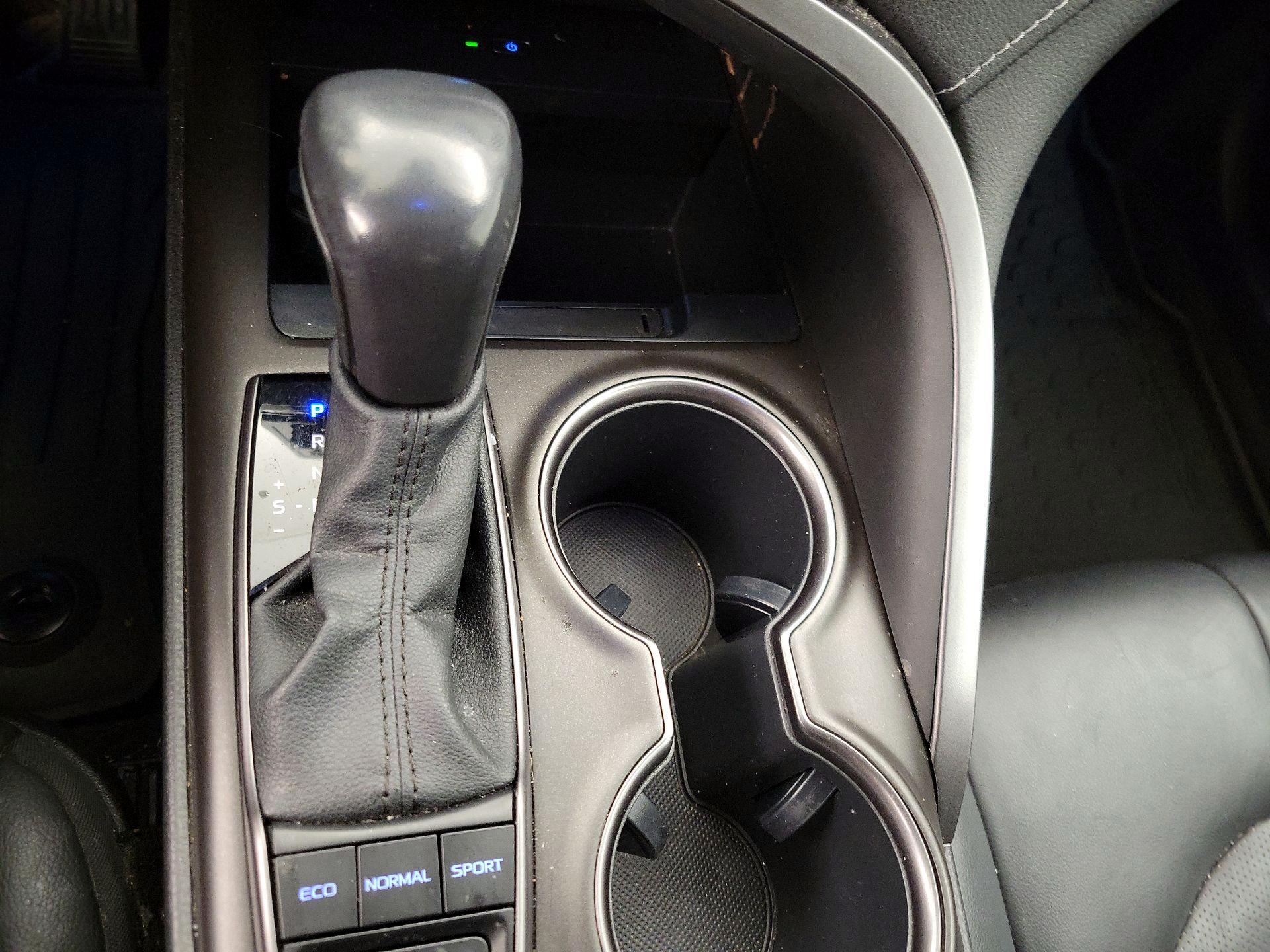 Thumbnail: 2022 Toyota Camry - 17