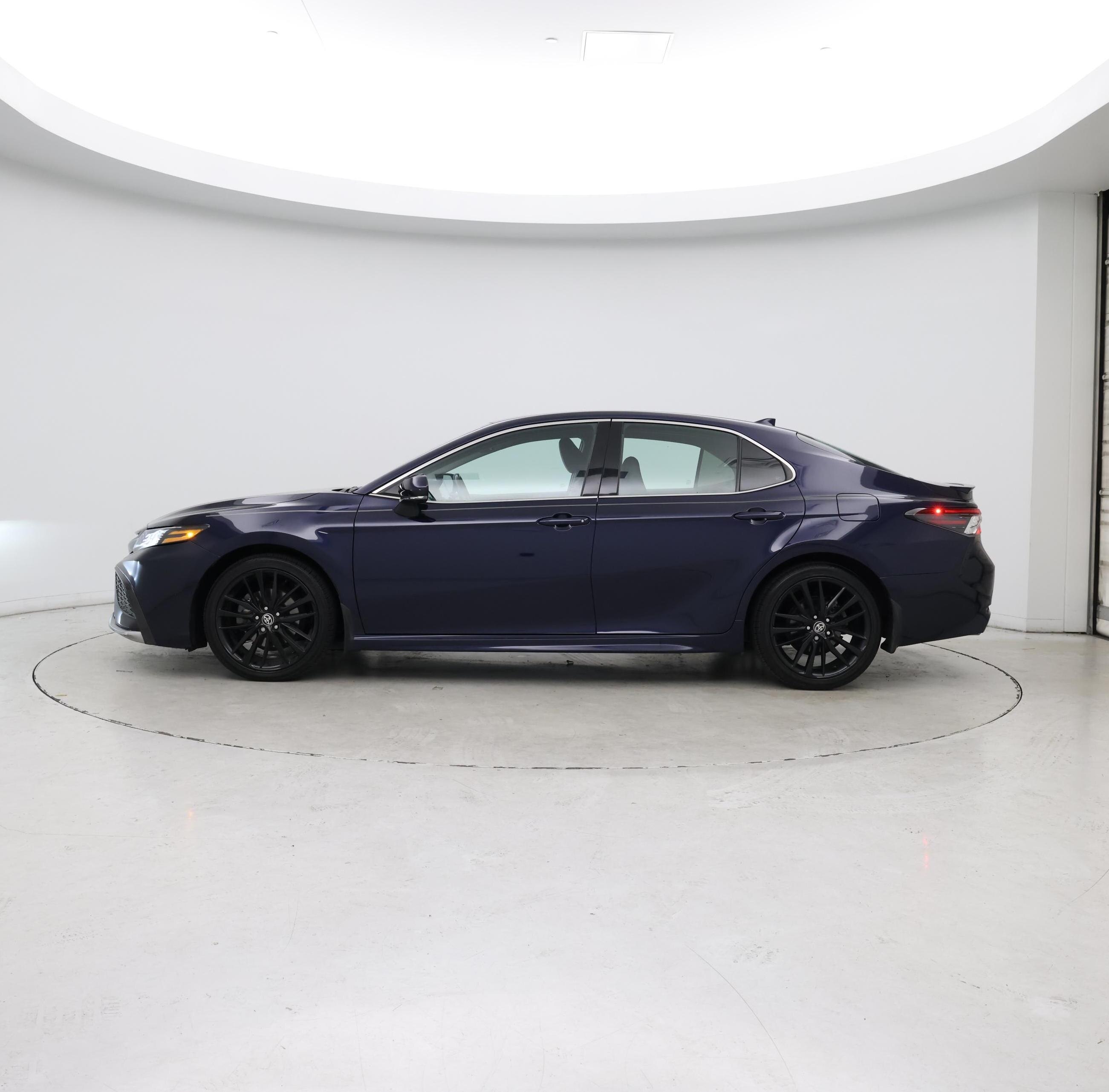 Thumbnail: 2022 Toyota Camry - 3