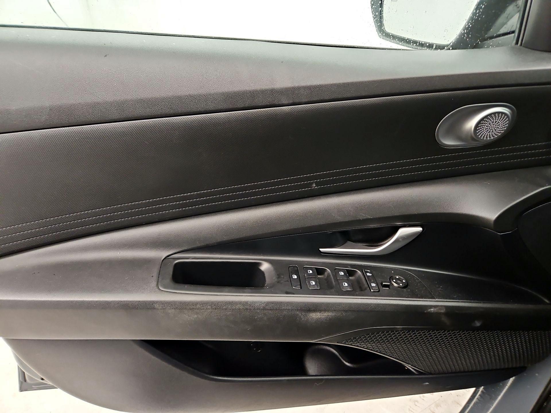 Thumbnail: 2023 Hyundai Elantra - 12