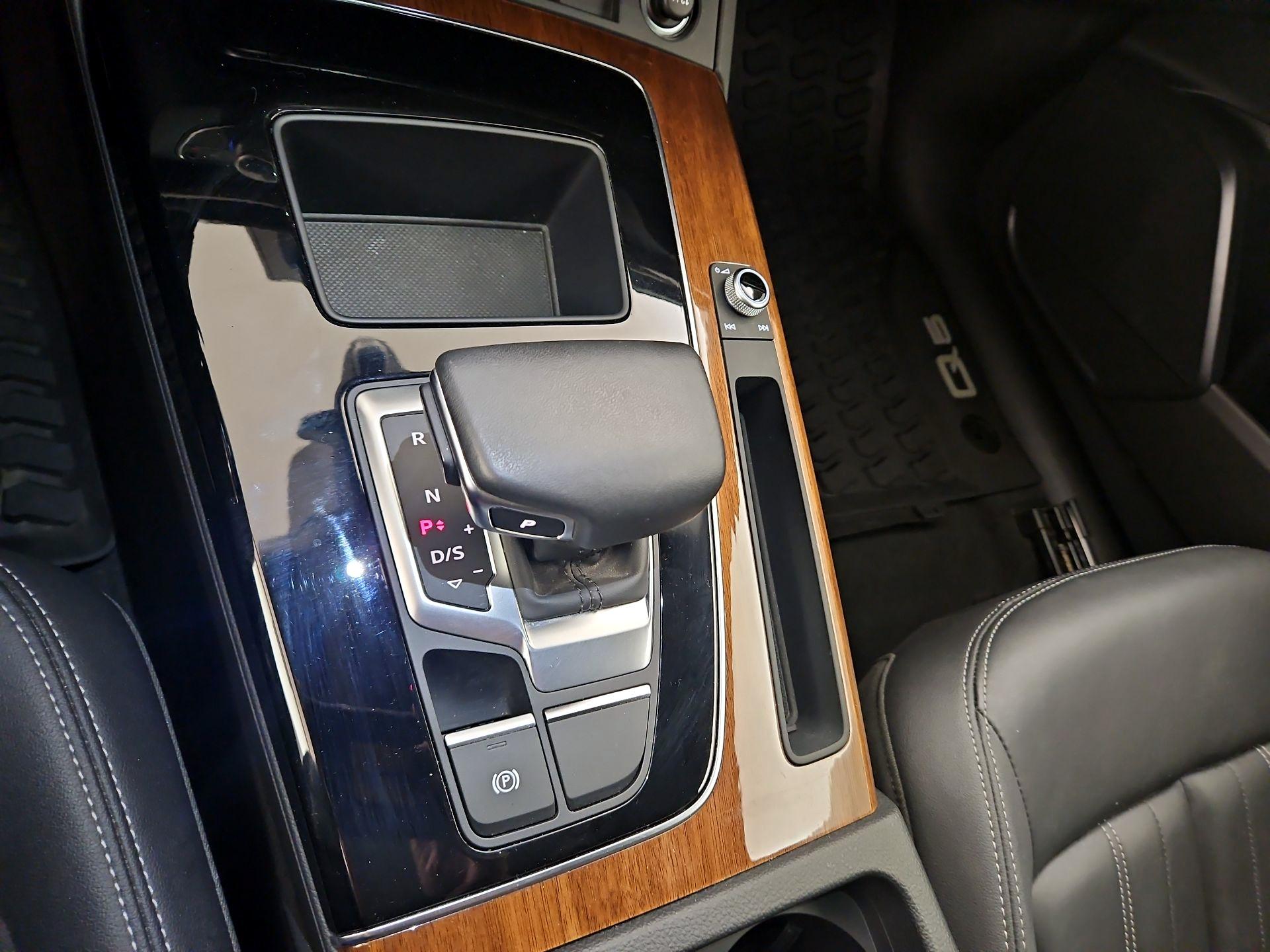 Thumbnail: 2023 Audi Q5 - 17