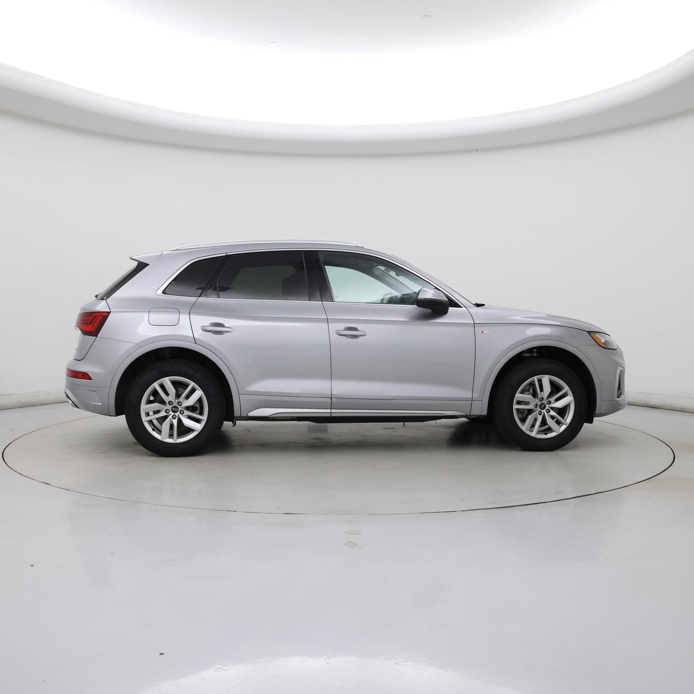 Thumbnail: 2023 Audi Q5 - 7