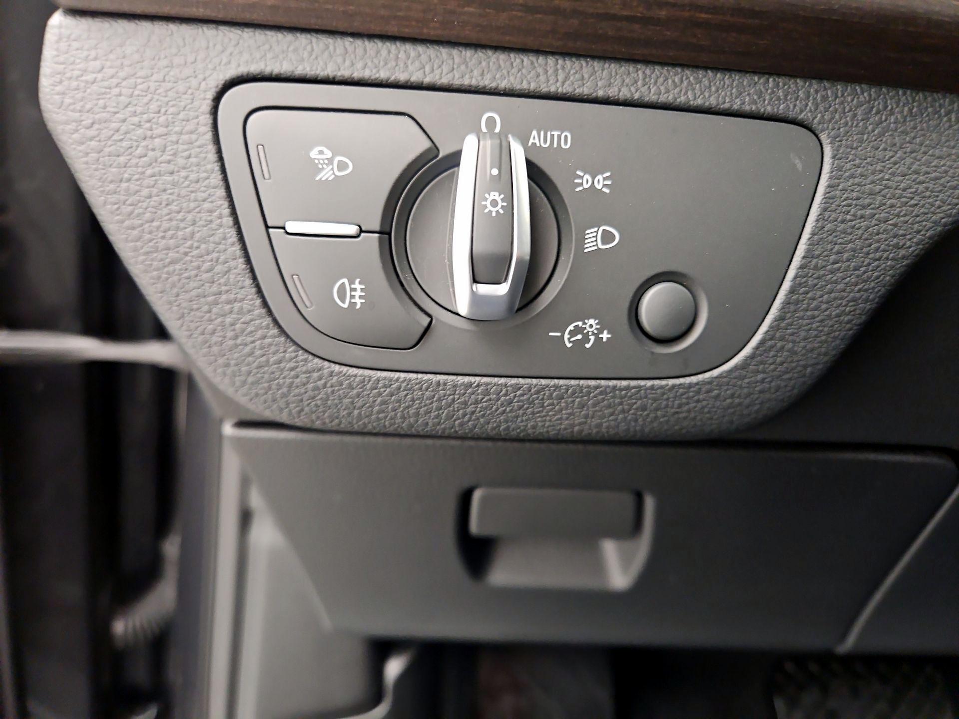 Thumbnail: 2022 Audi Q5 - 13