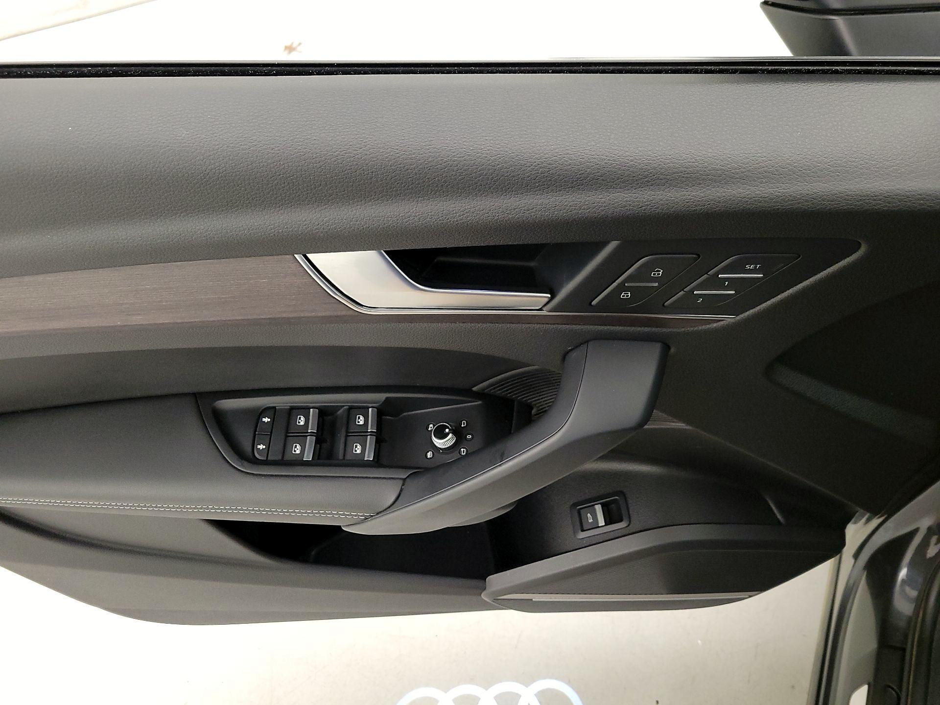 Thumbnail: 2021 Audi Q5 - 12