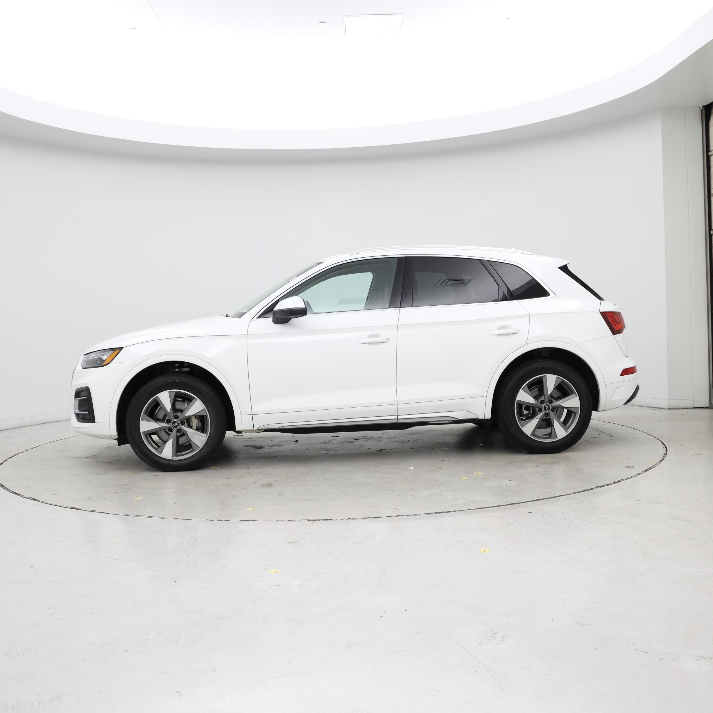 Thumbnail: 2022 Audi Q5 - 3
