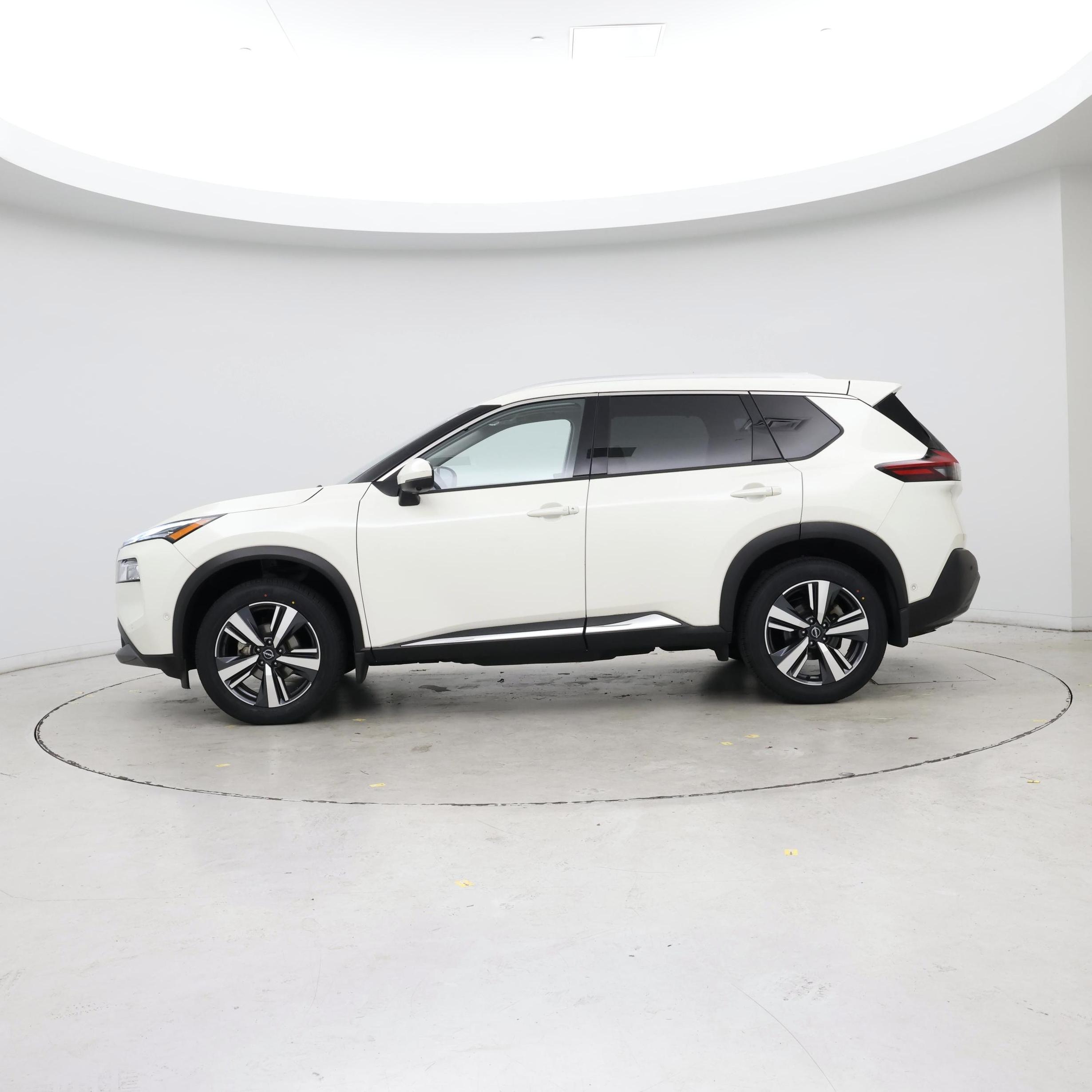Thumbnail: 2022 Nissan Rogue - 3