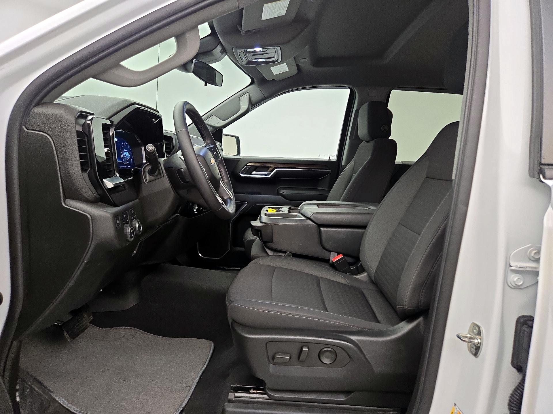 Thumbnail: 2022 Chevrolet Silverado 1500 - 11