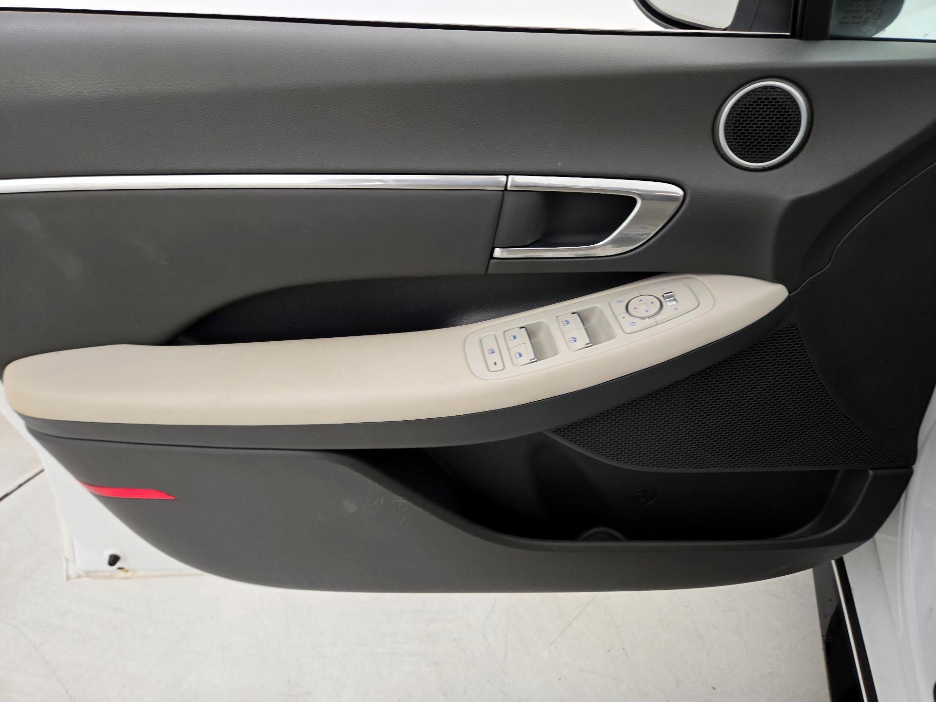 Thumbnail: 2023 Hyundai Sonata - 12