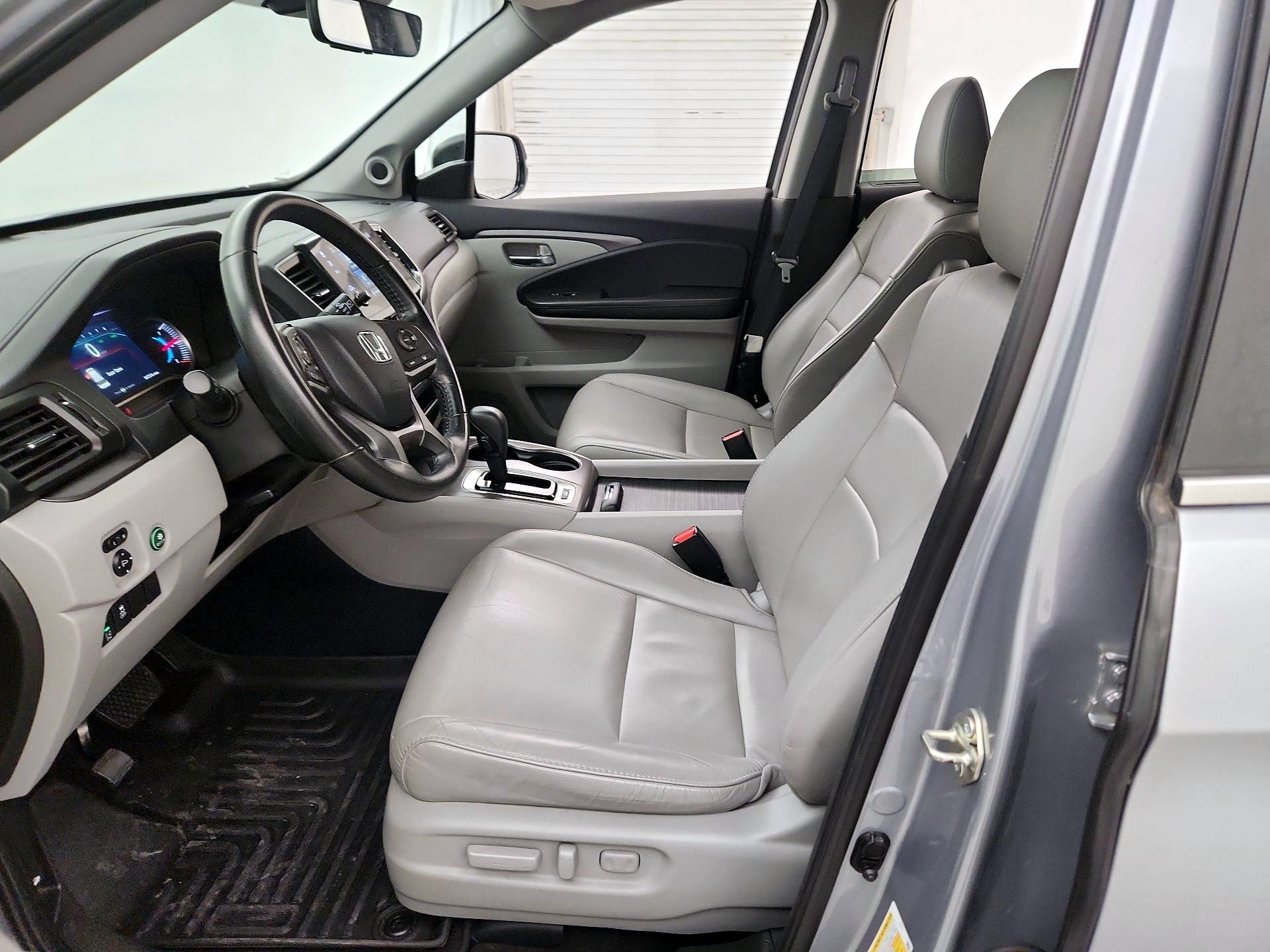 Thumbnail: 2020 Honda Pilot - 11