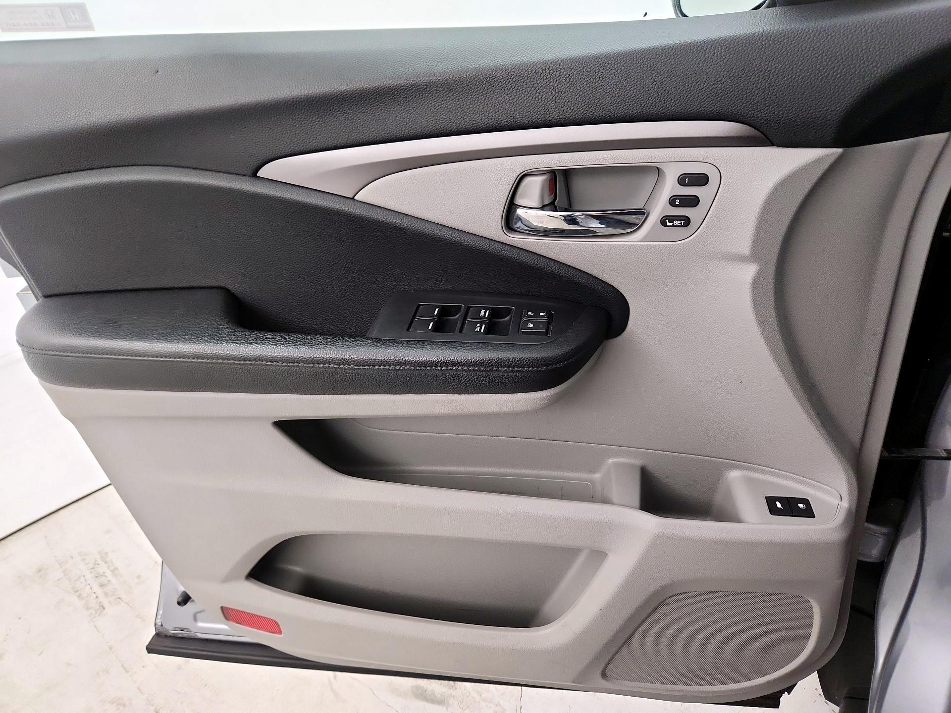 Thumbnail: 2020 Honda Pilot - 12