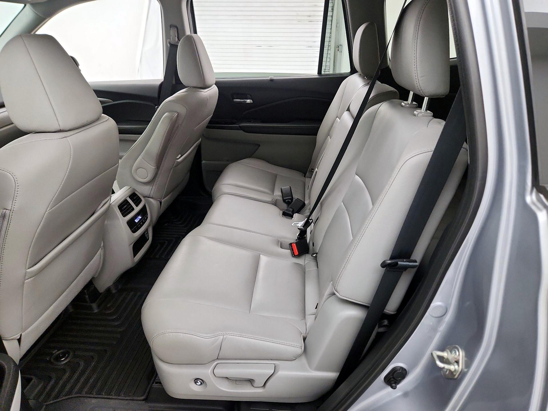 Thumbnail: 2020 Honda Pilot - 20