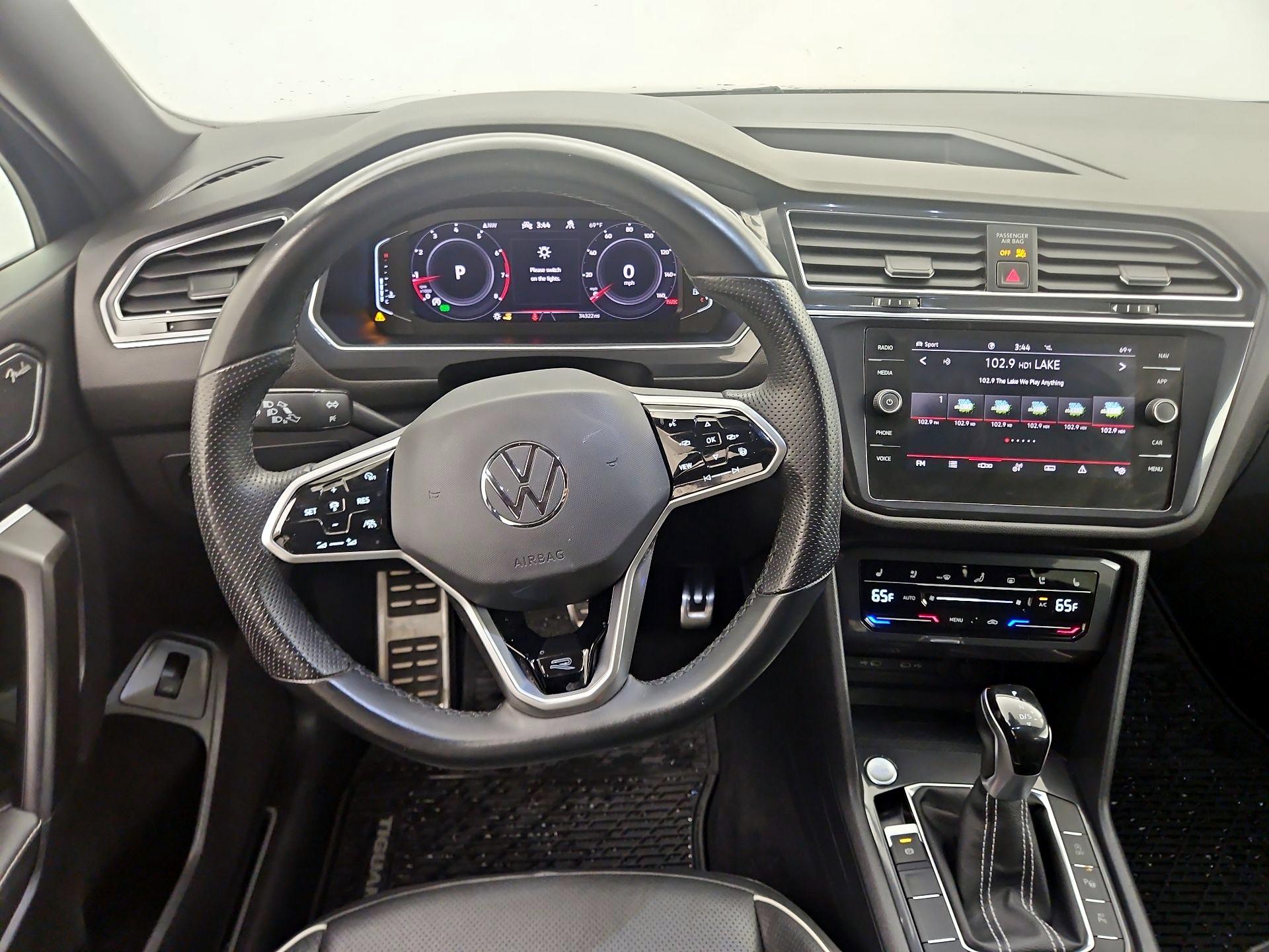 Thumbnail: 2022 Volkswagen Tiguan - 10
