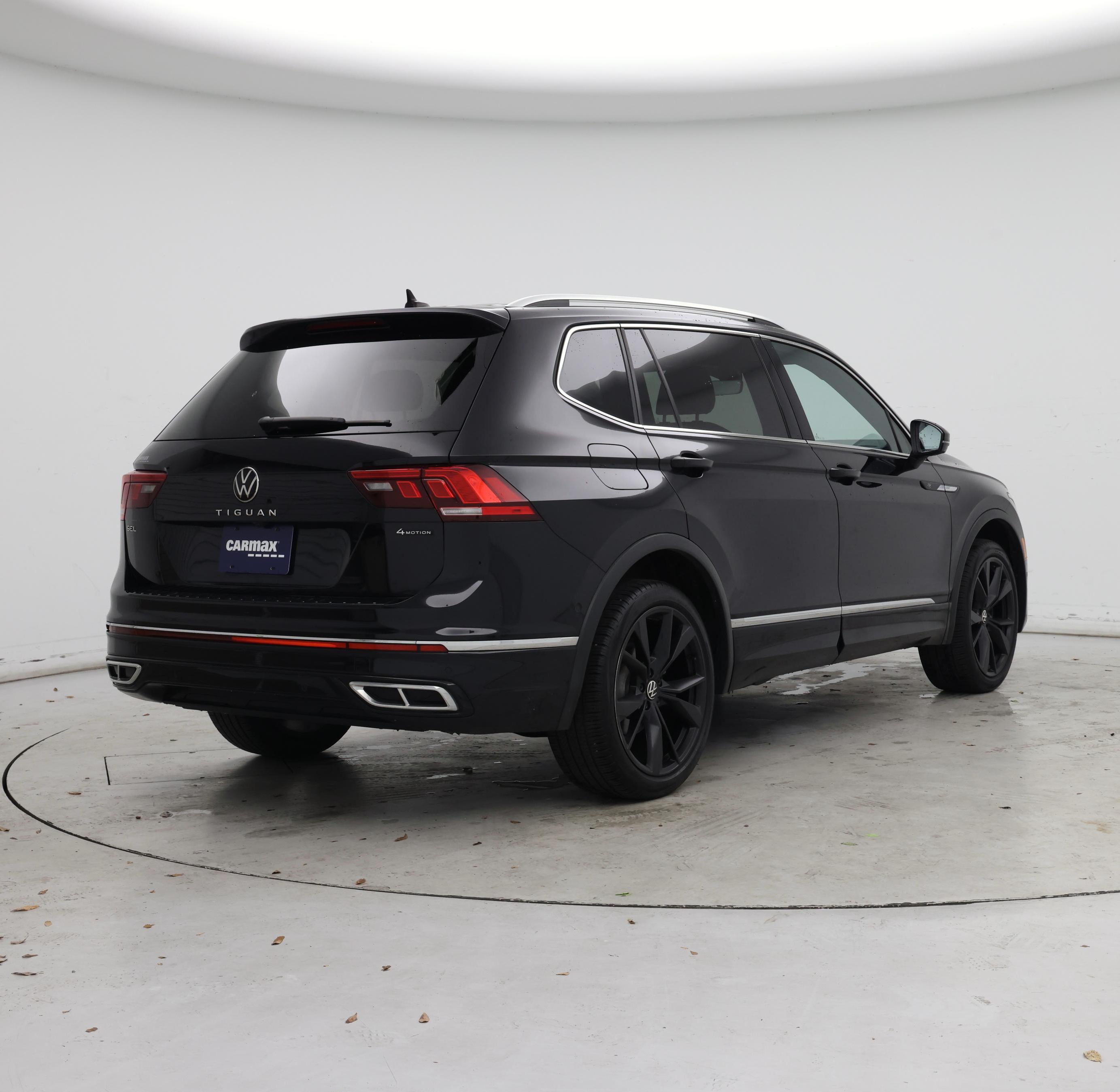 Thumbnail: 2022 Volkswagen Tiguan - 8