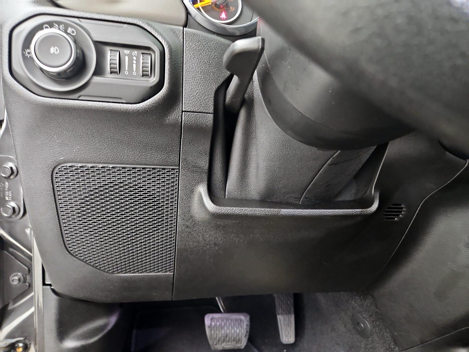 Thumbnail: 2021 Jeep Wrangler - 13
