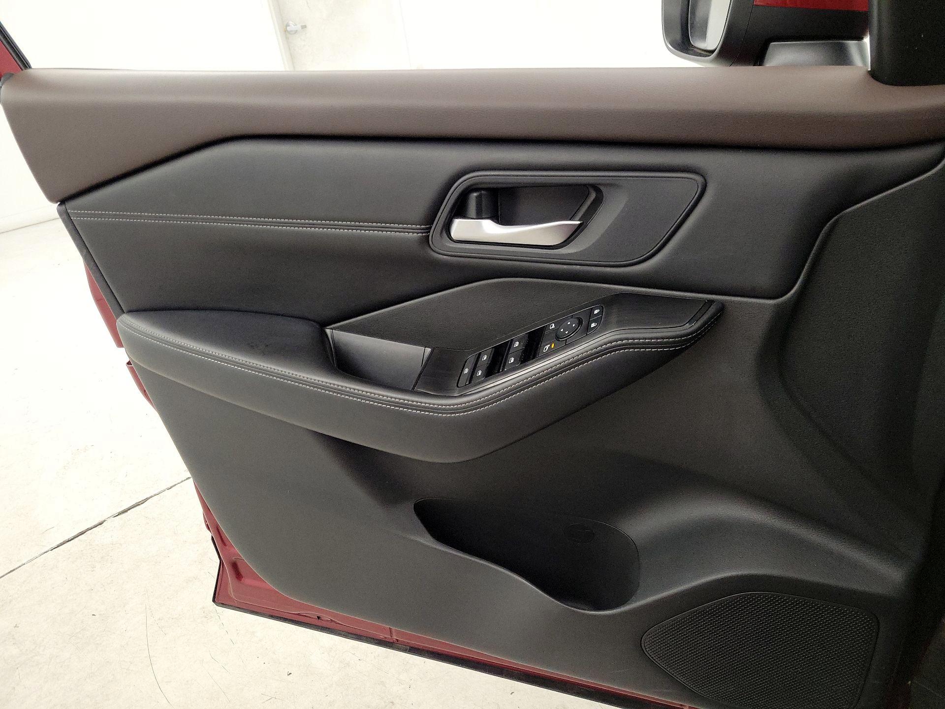 Thumbnail: 2023 Nissan Rogue - 12