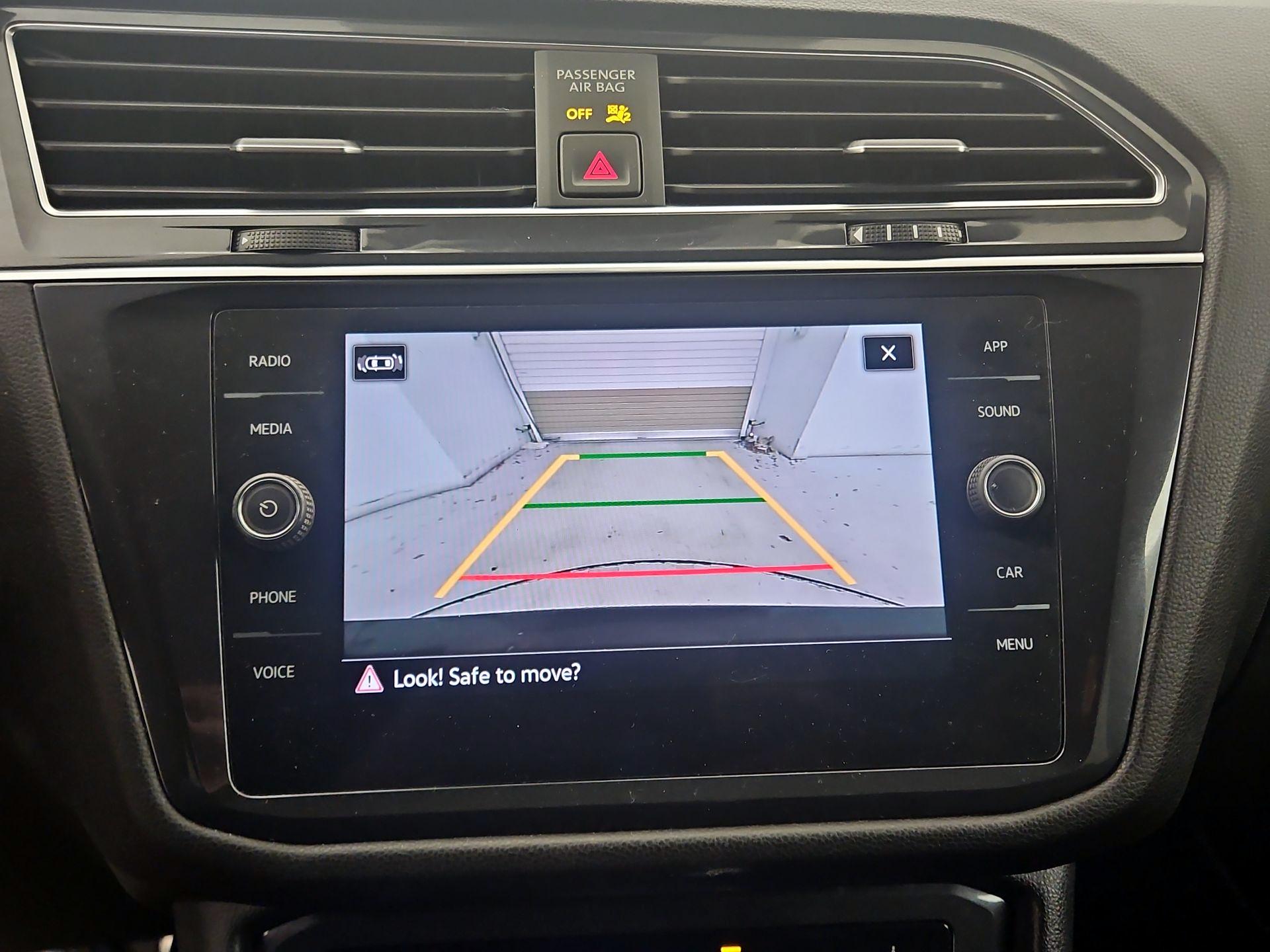 Thumbnail: 2022 Volkswagen Tiguan - 14