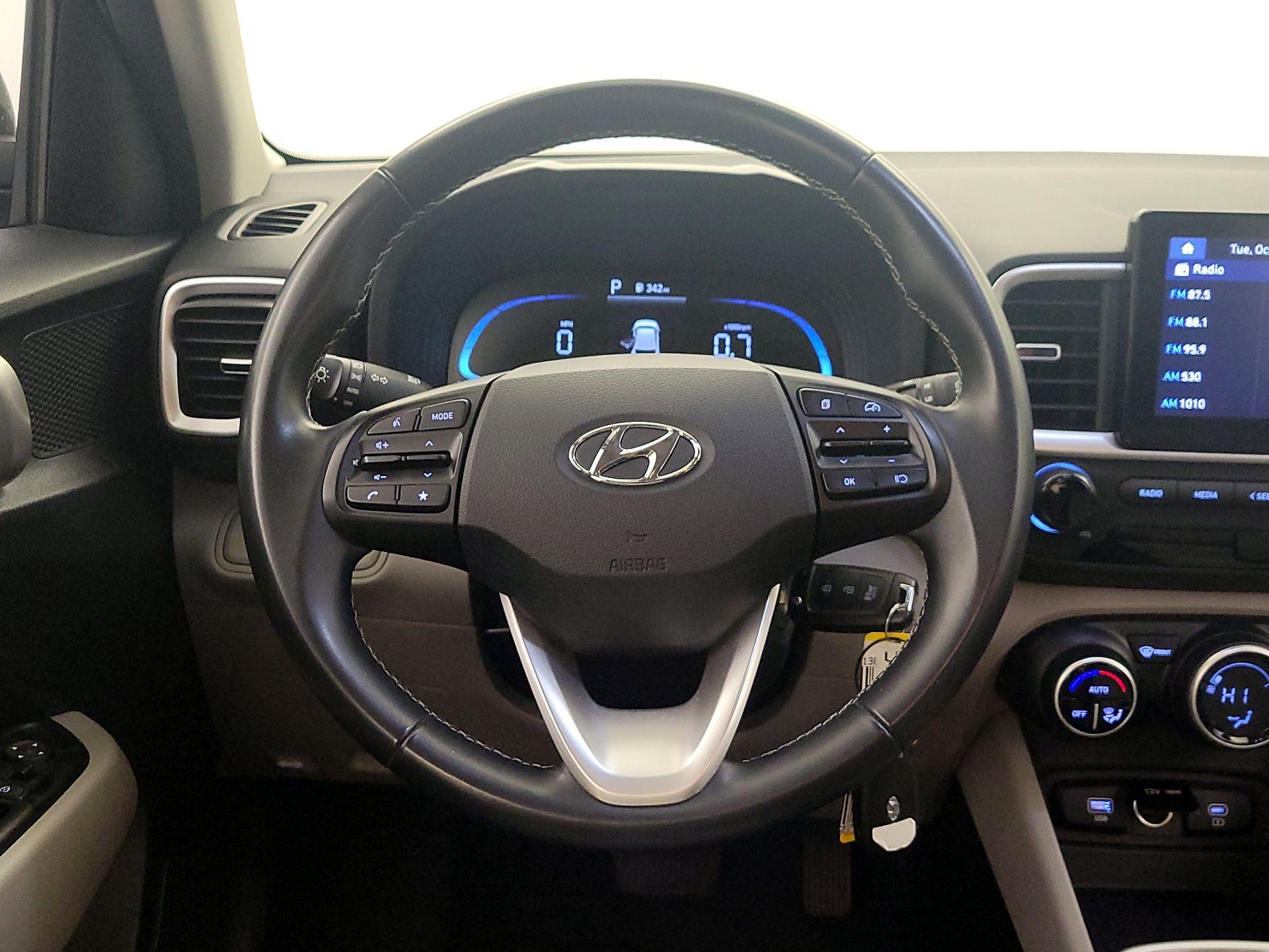 Thumbnail: 2023 Hyundai Venue - 10