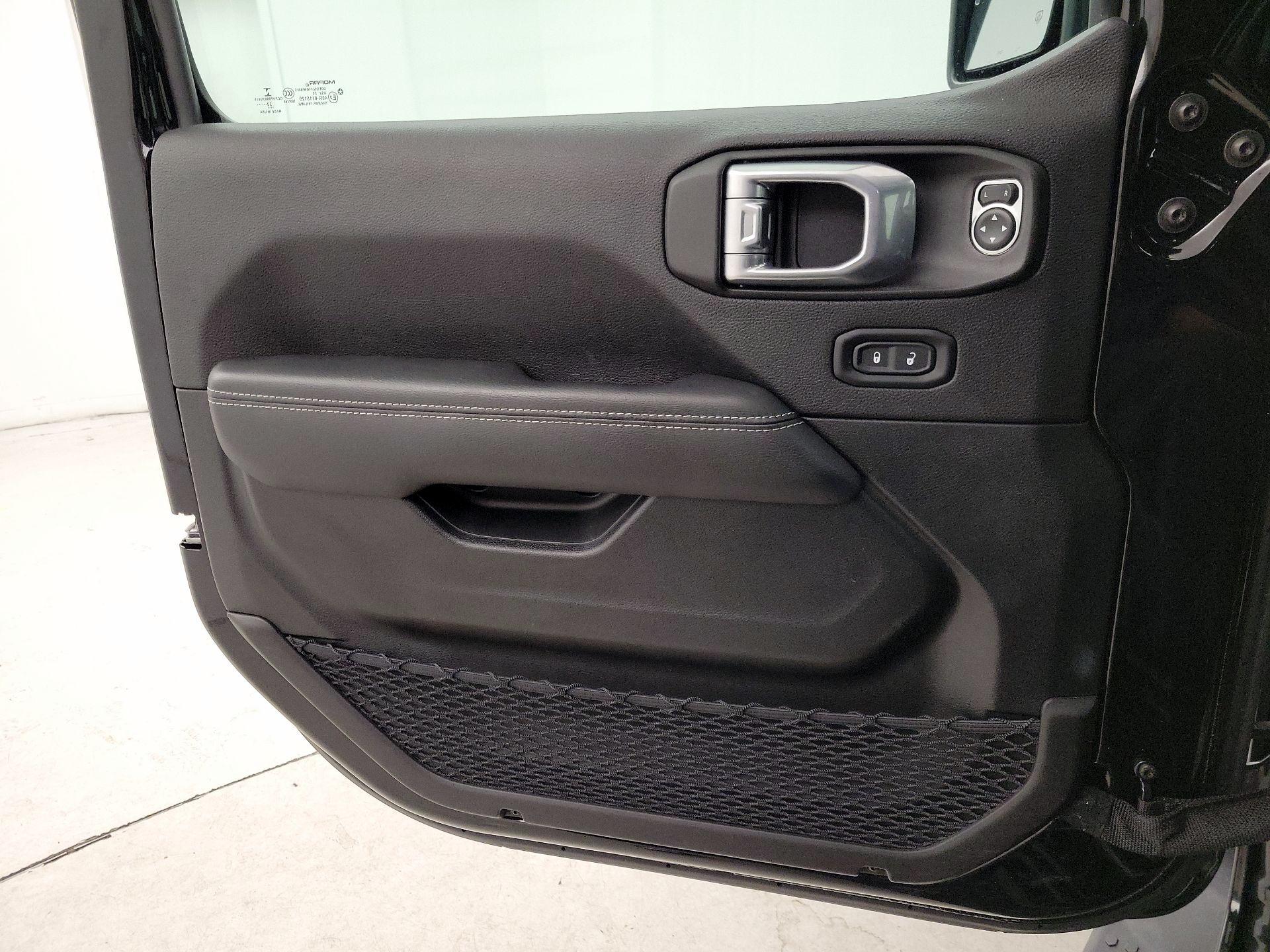 Thumbnail: 2022 Jeep Wrangler - 12