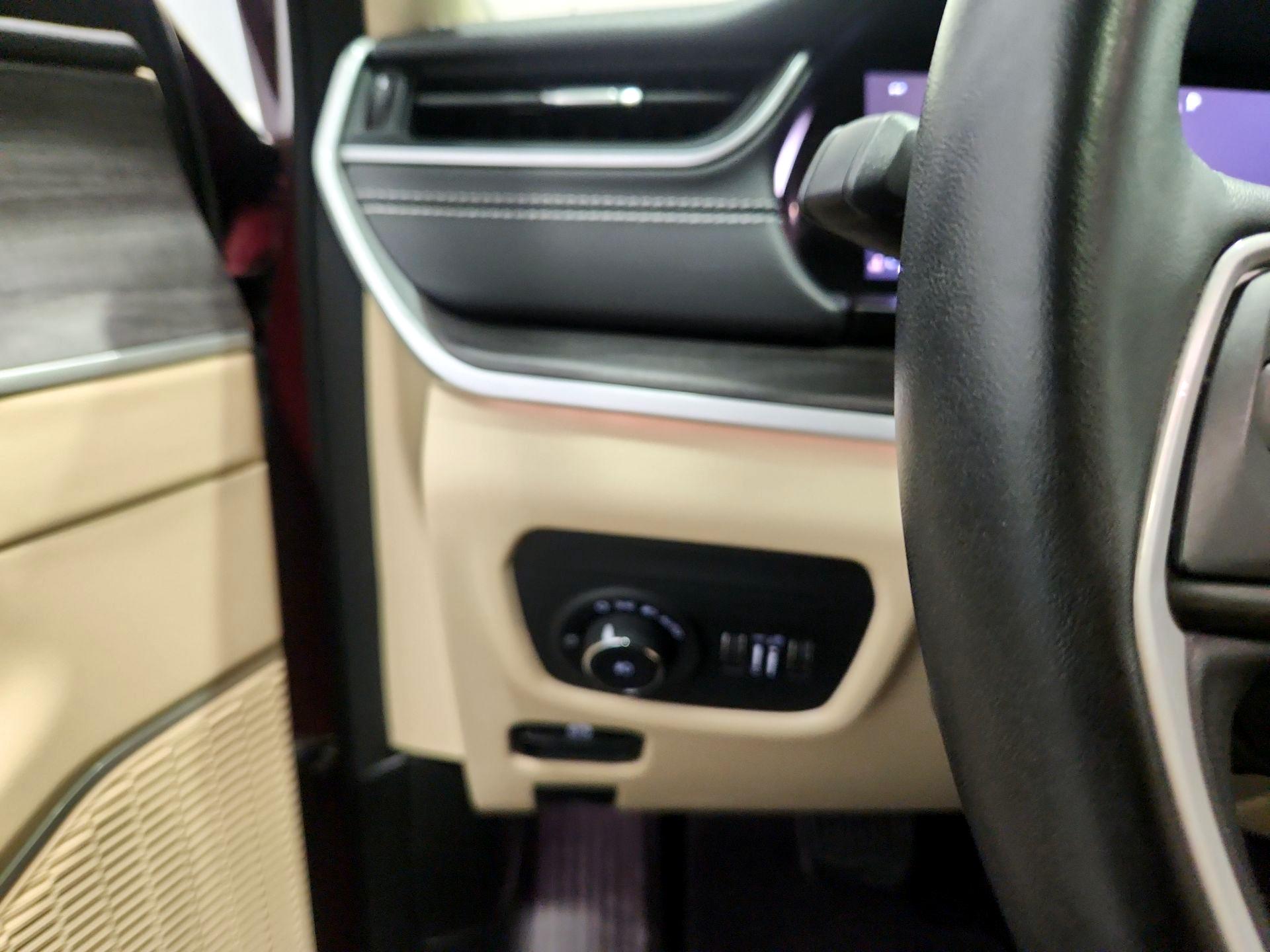 Thumbnail: 2022 Jeep Grand Cherokee - 13
