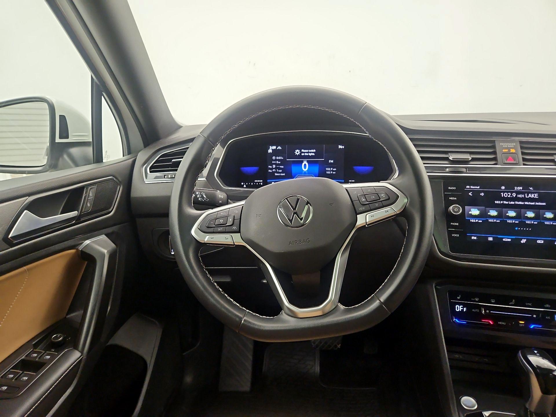 Thumbnail: 2022 Volkswagen Tiguan - 10