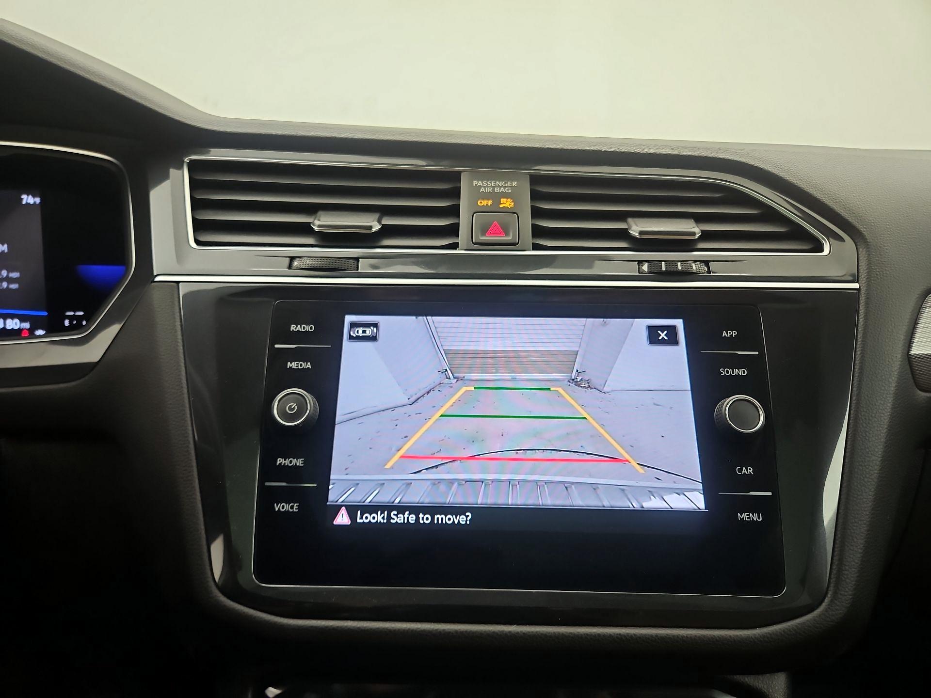 Thumbnail: 2022 Volkswagen Tiguan - 14