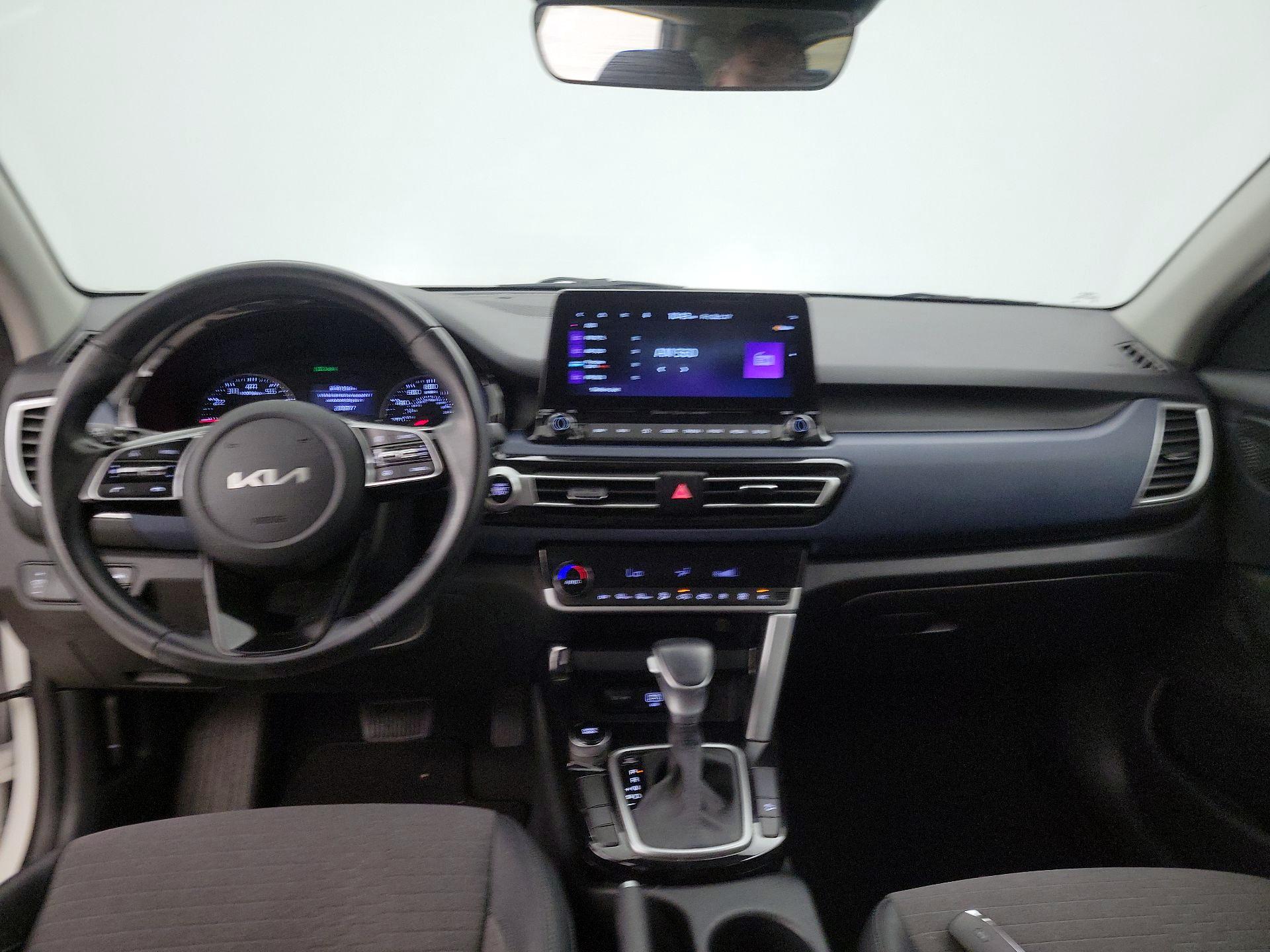 Thumbnail: 2023 Kia Seltos - 9