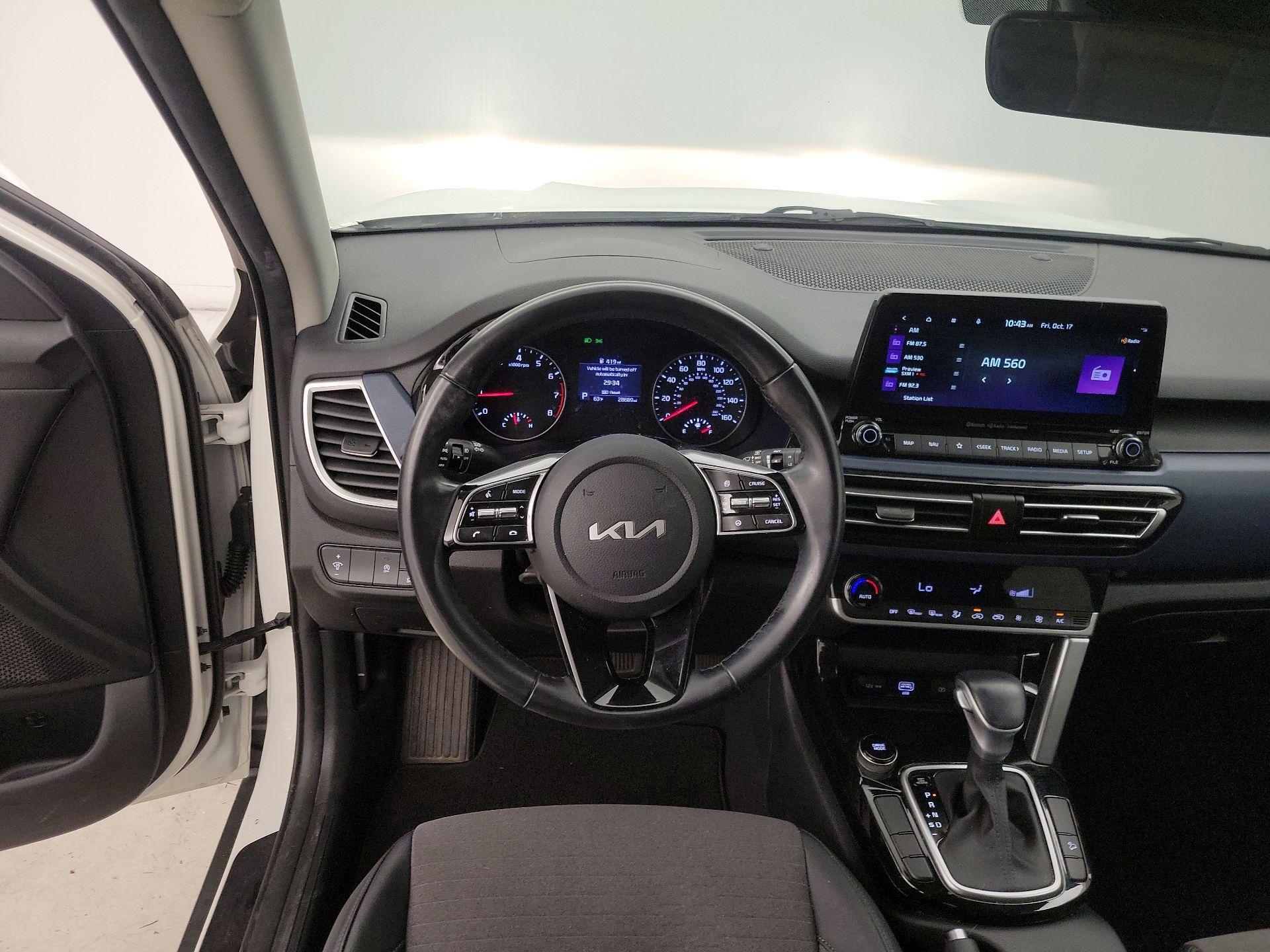 Thumbnail: 2023 Kia Seltos - 10