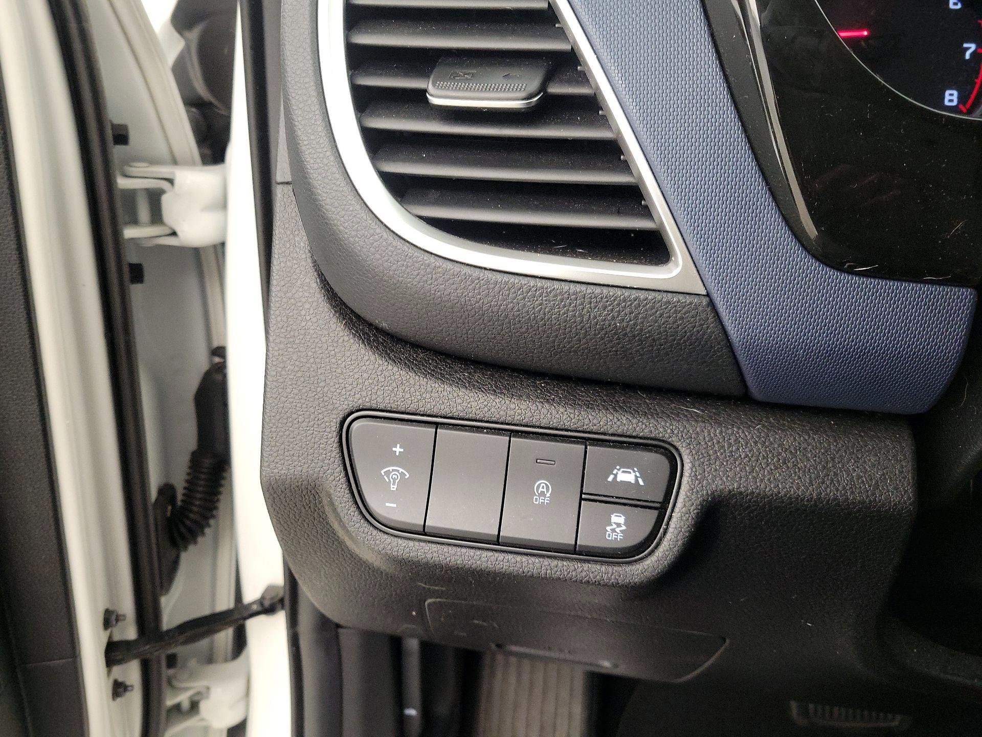 Thumbnail: 2023 Kia Seltos - 13