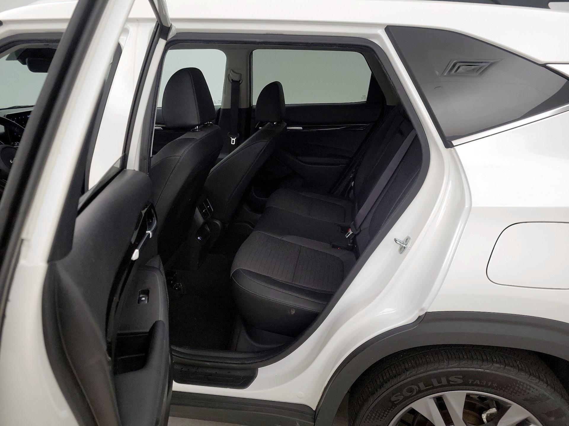 Thumbnail: 2023 Kia Seltos - 19