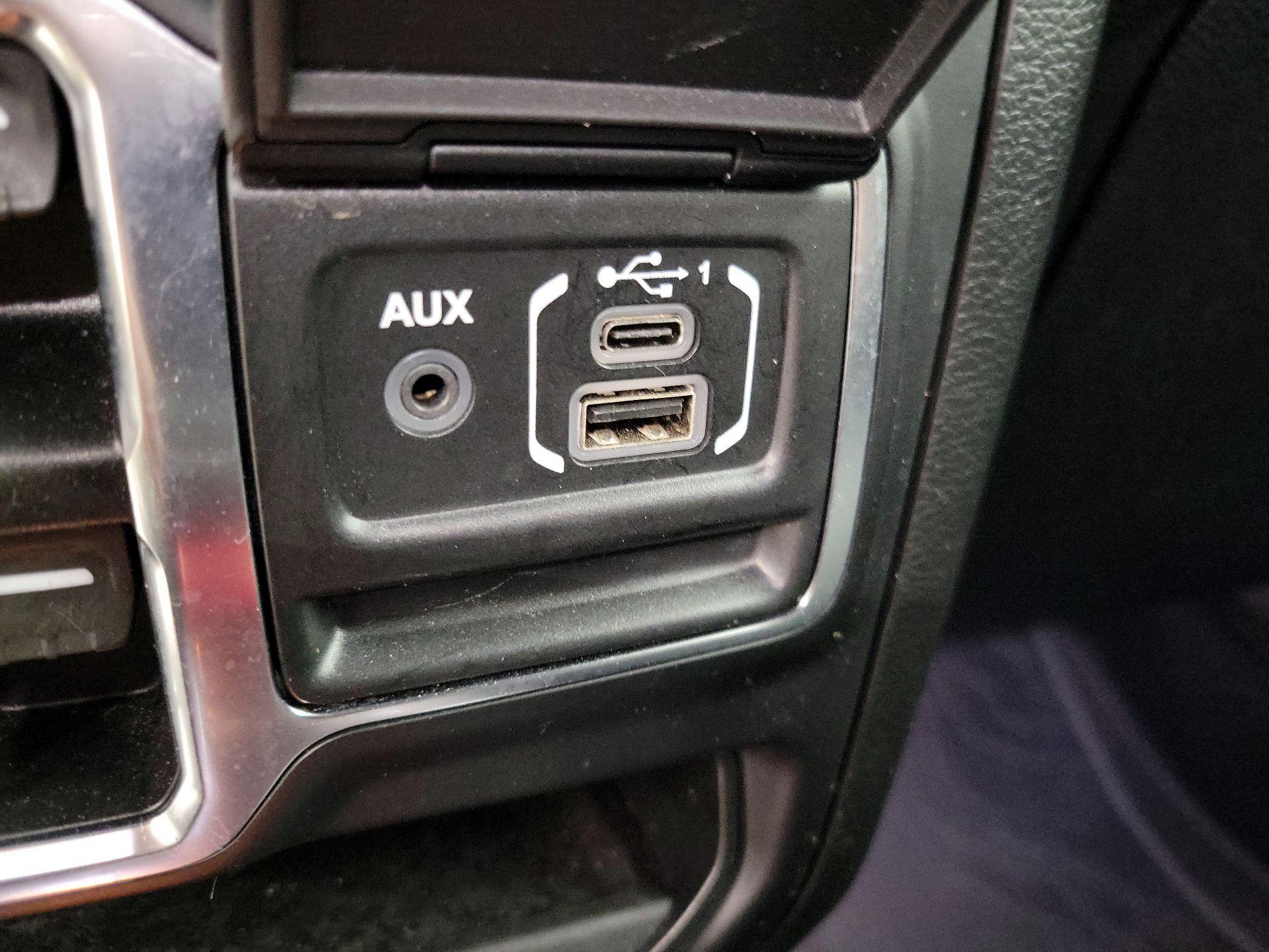 Thumbnail: 2021 Jeep Wrangler - 18